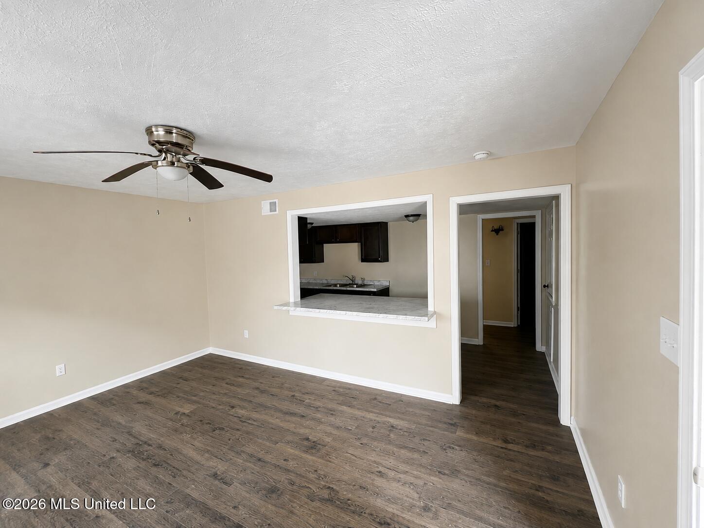 1021 Raymond Rd Road Property Photo 4