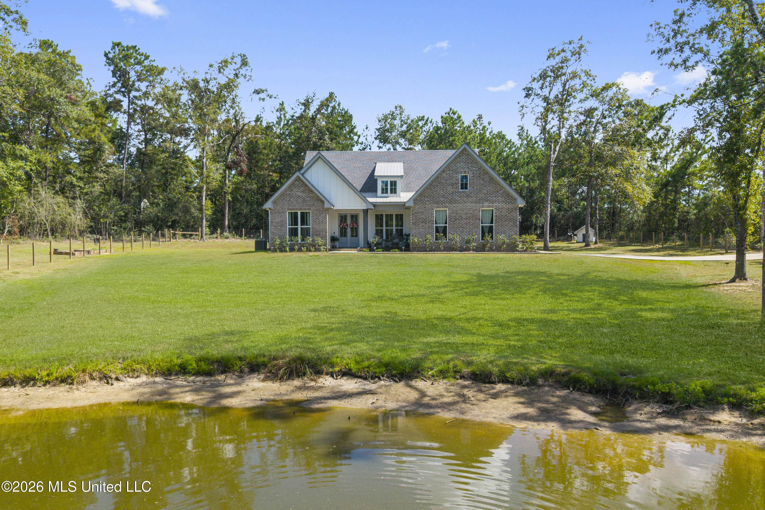 9 Stone Forrest Trail Property Photo 2