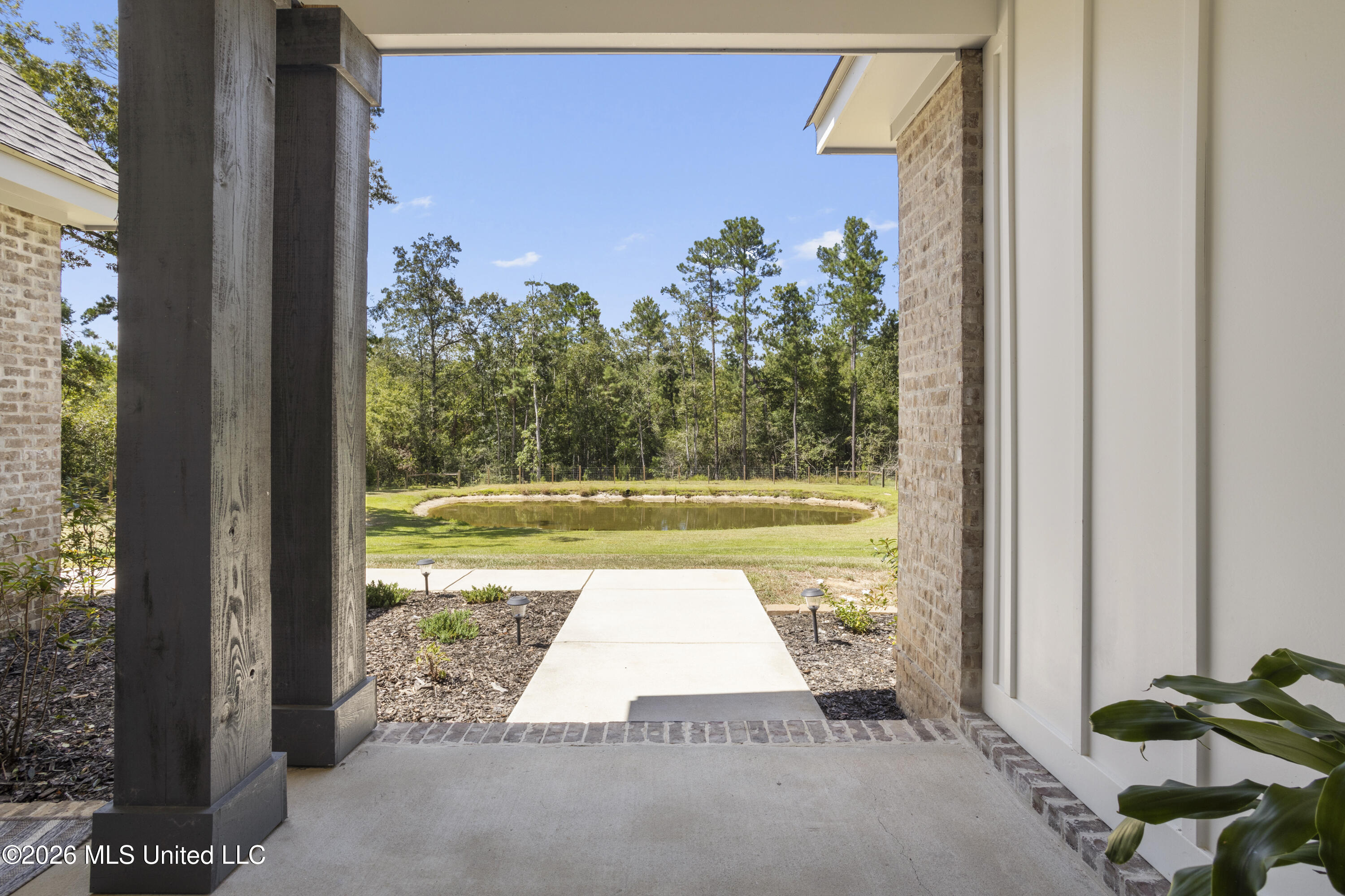 9 Stone Forrest Trail Property Photo 6