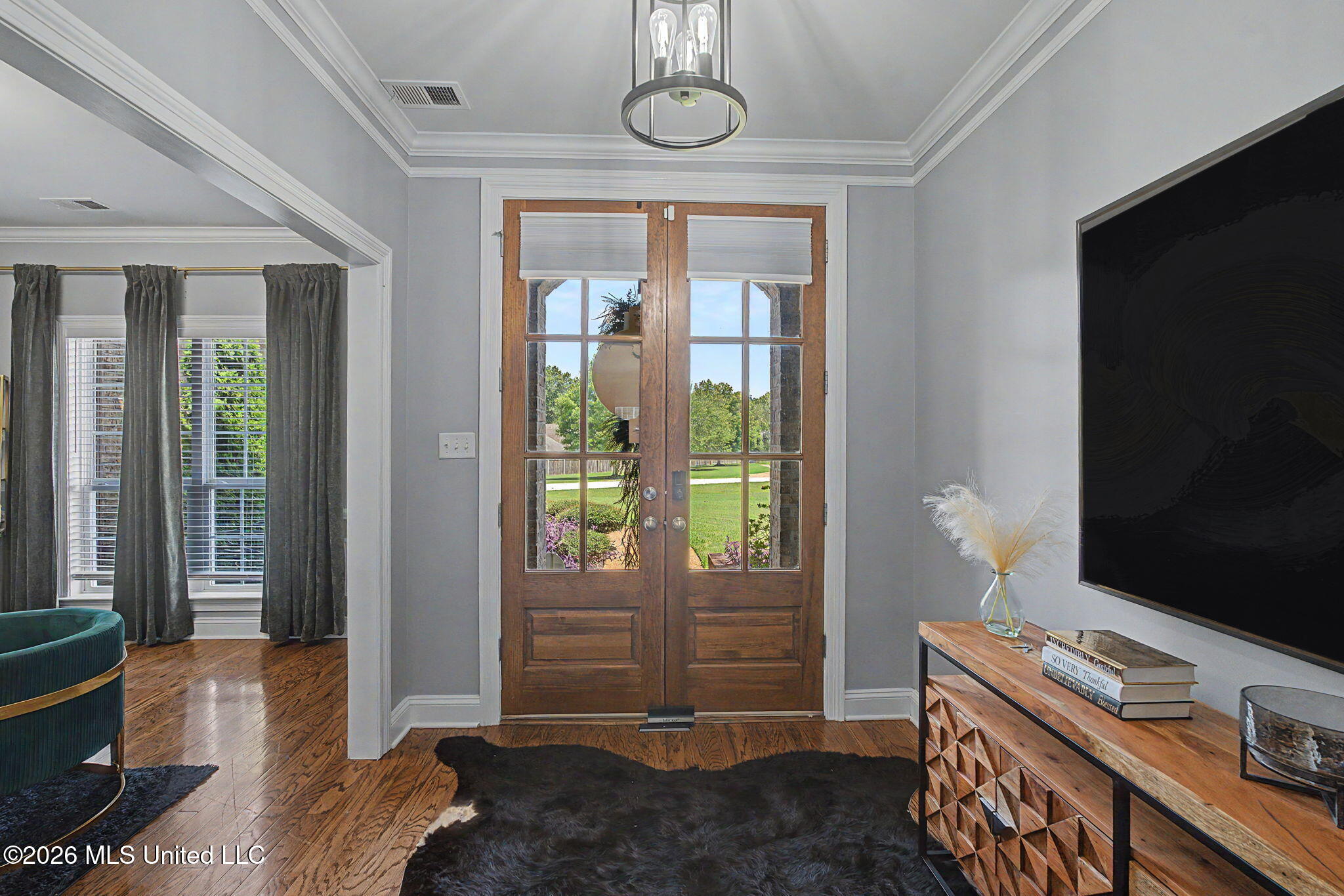 6459 Carson Drive Property Photo 3