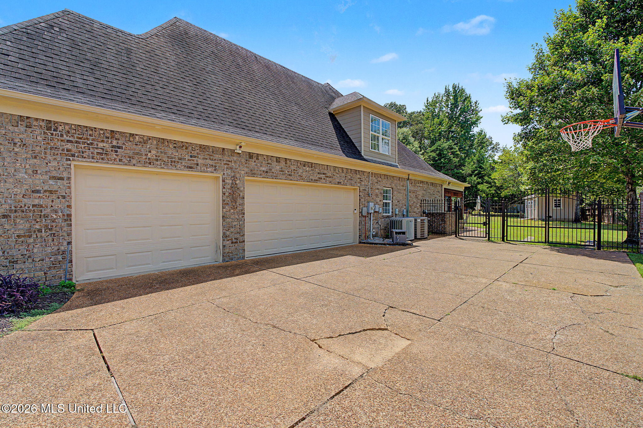 6459 Carson Drive Property Photo 9