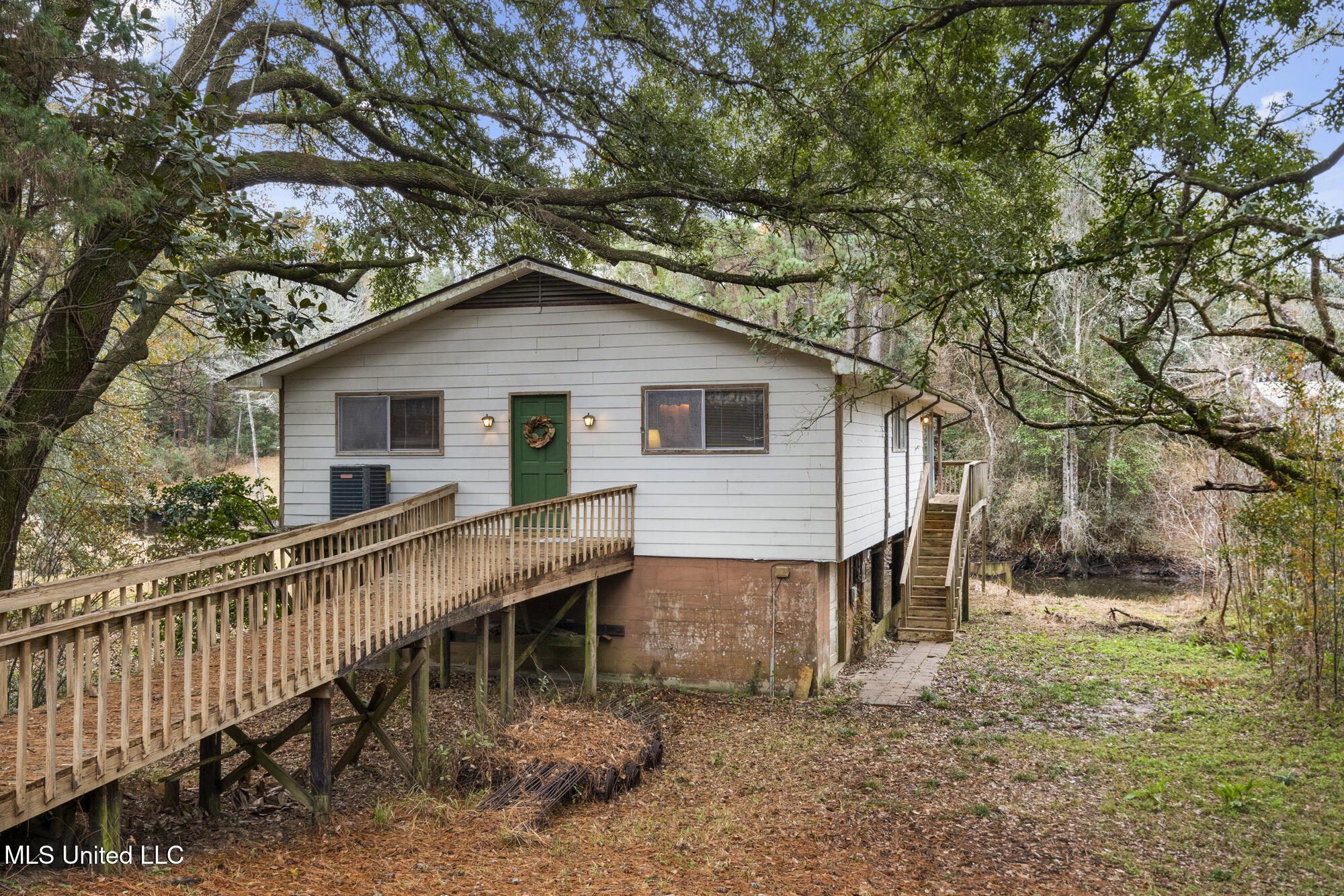 1927 Shady Point Circle Property Photo 2