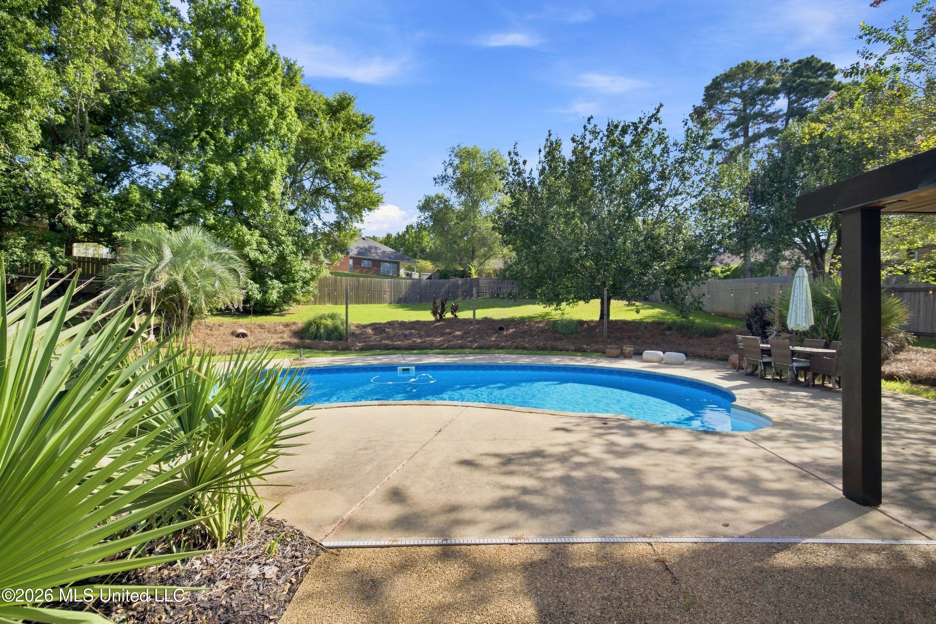 102 Spring Valley Drive Property Photo 2