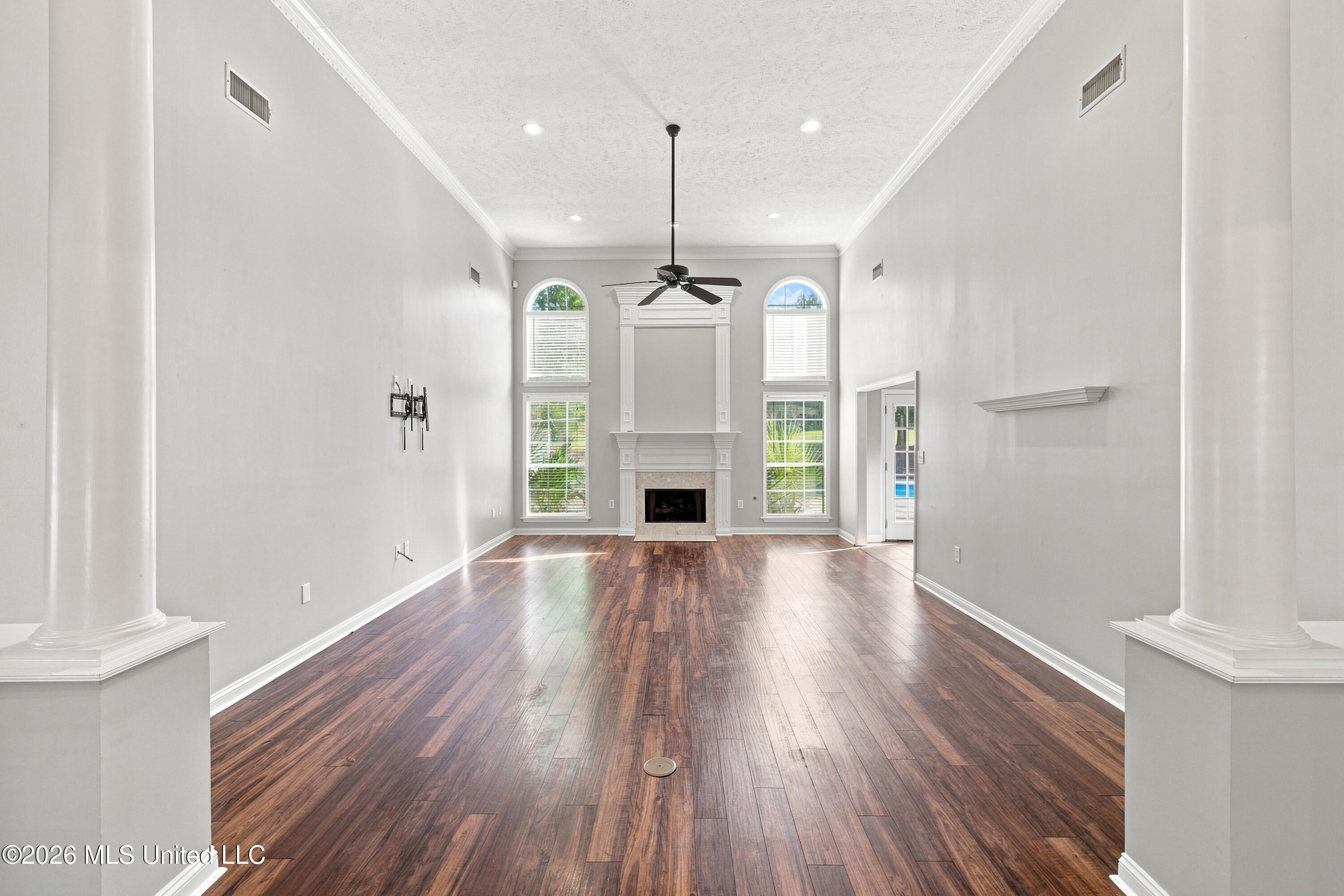 102 Spring Valley Drive Property Photo 6