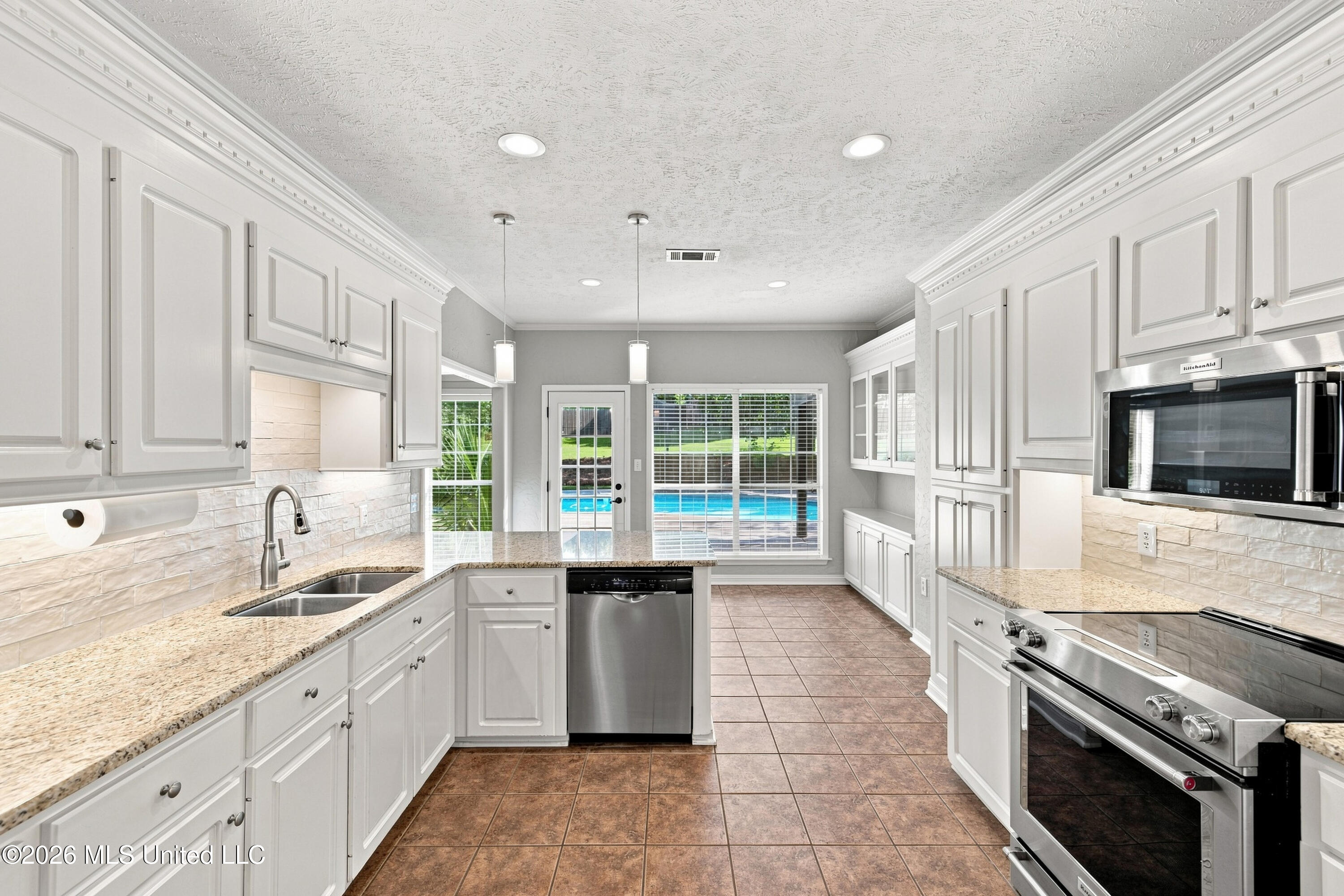 102 Spring Valley Drive Property Photo 10