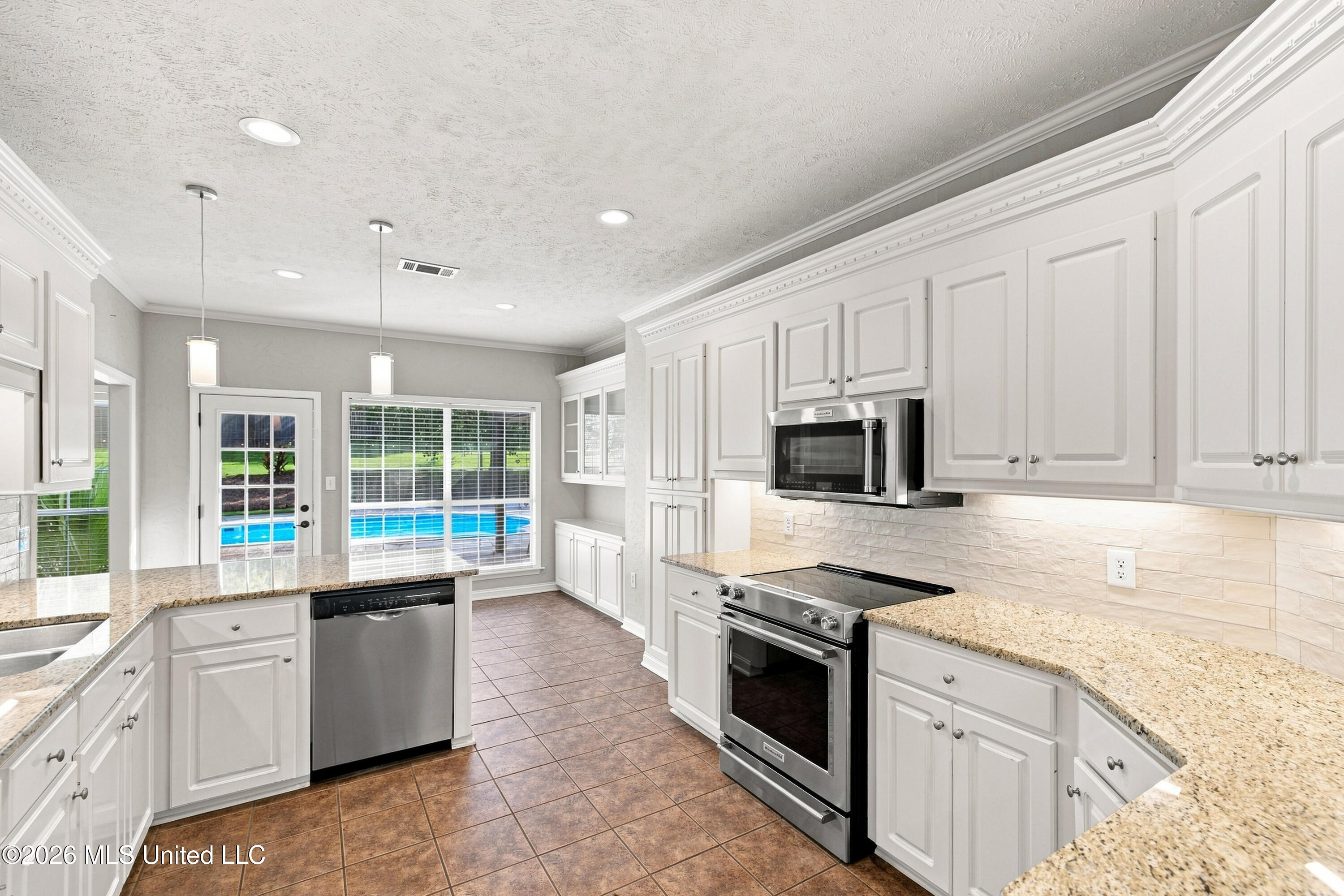 102 Spring Valley Drive Property Photo 13