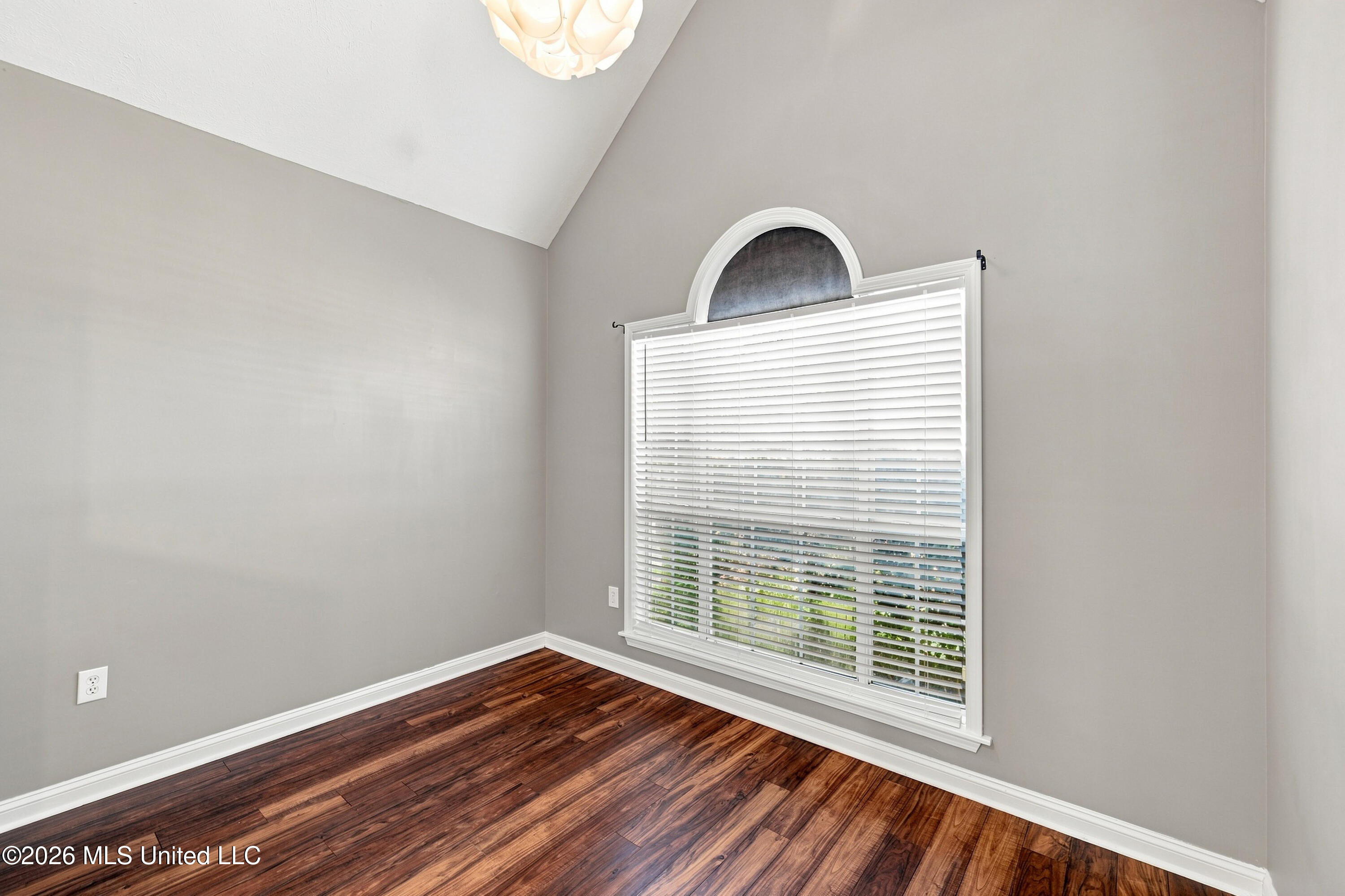 102 Spring Valley Drive Property Photo 20