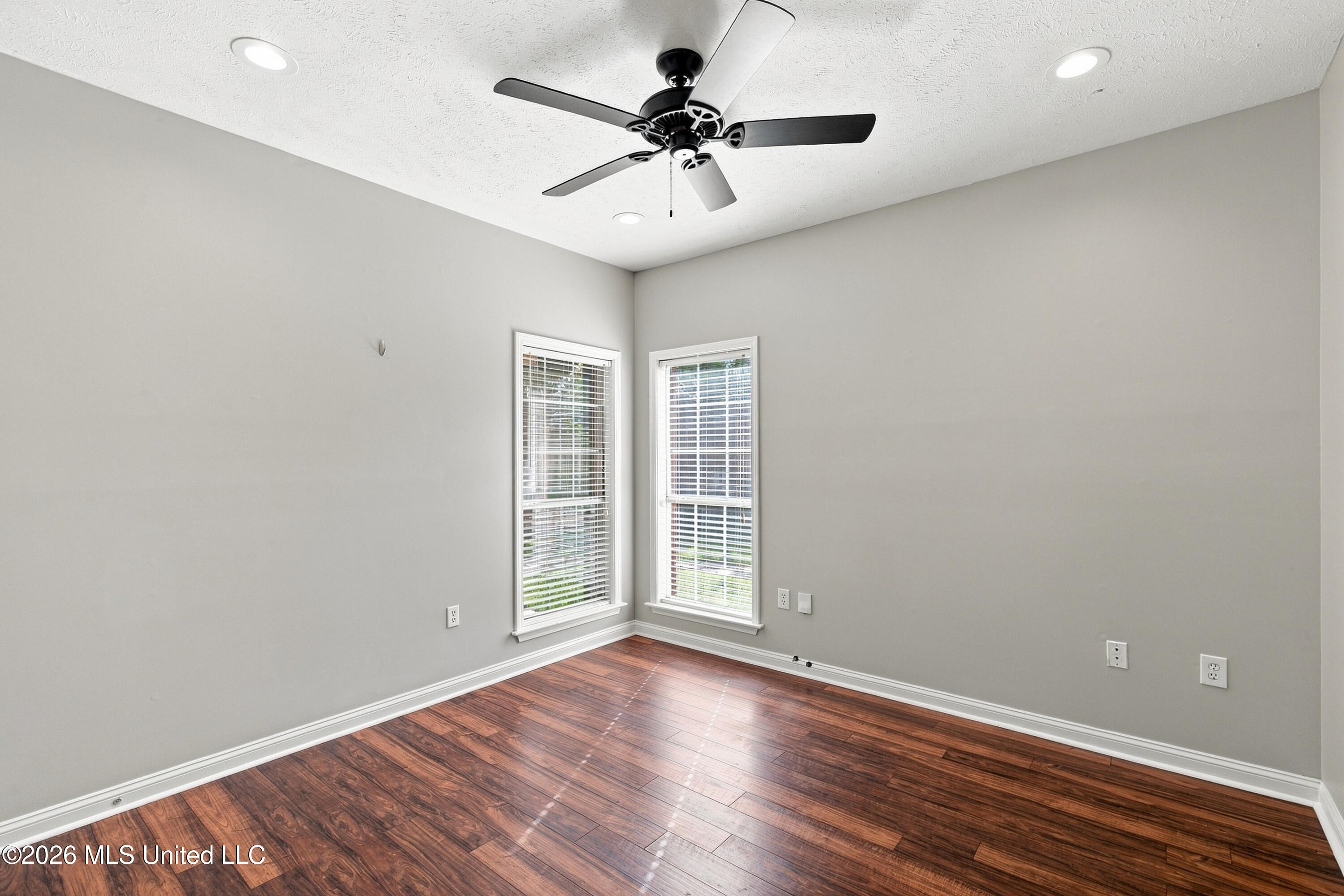 102 Spring Valley Drive Property Photo 26