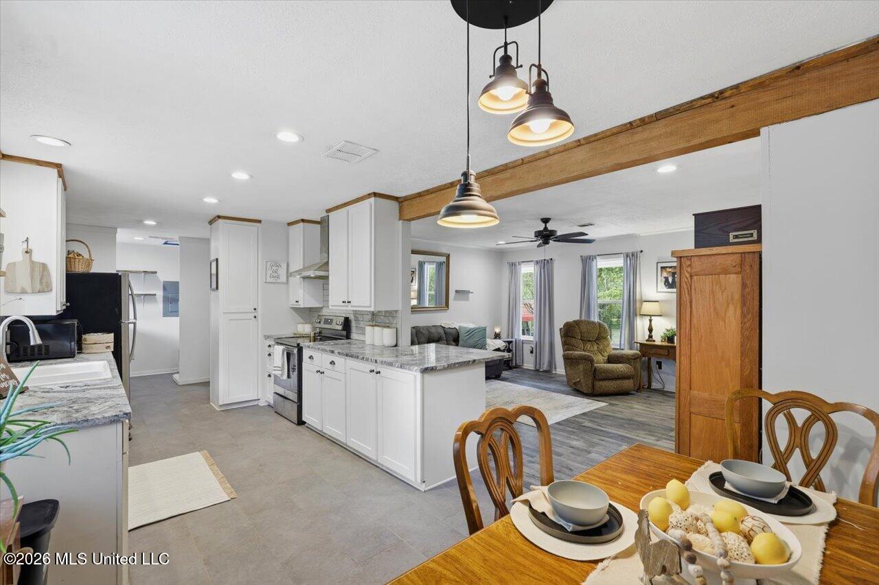 2126 Boyd Road Property Photo 4