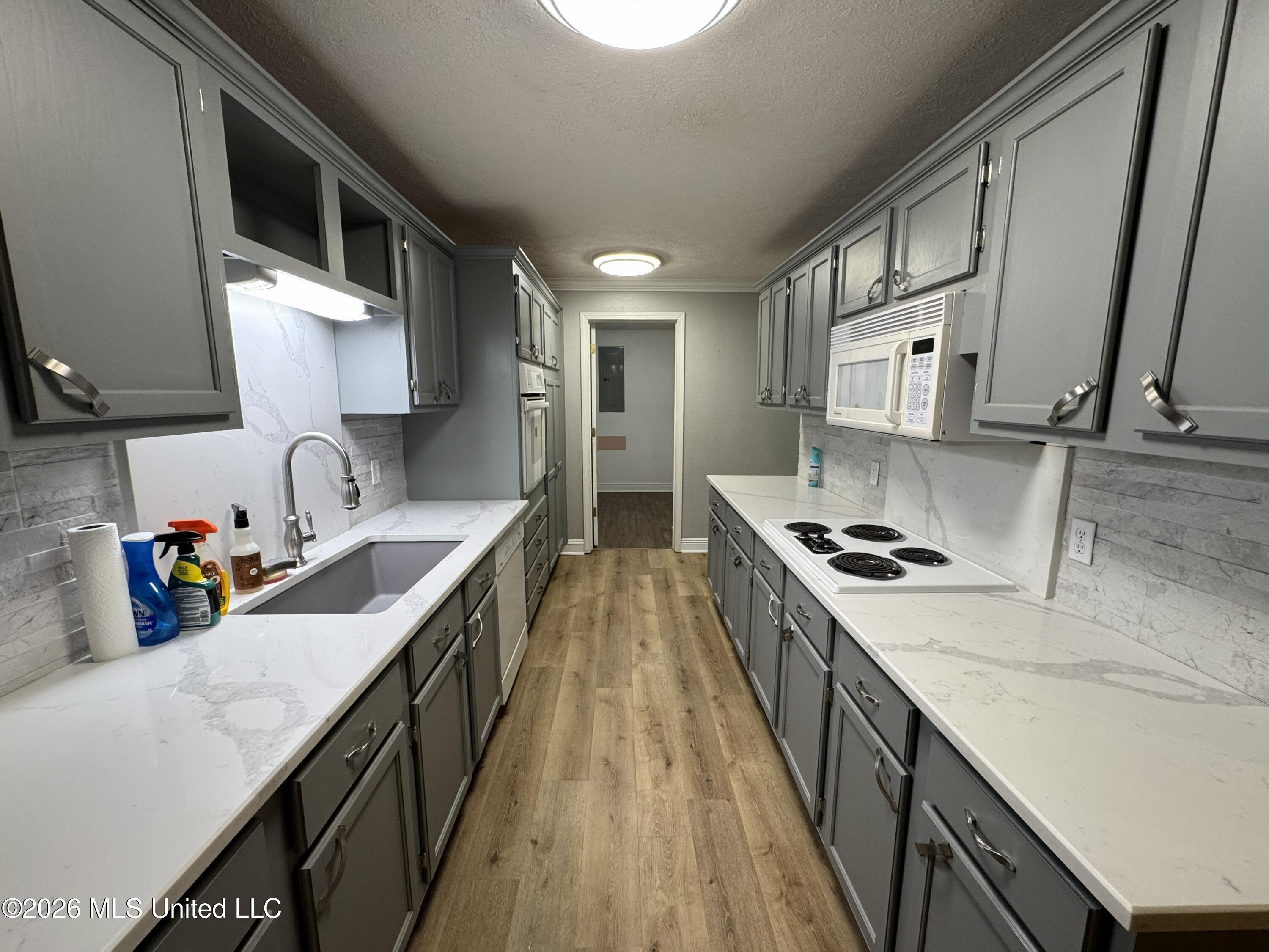 68 Dummy Line Road Property Photo 7