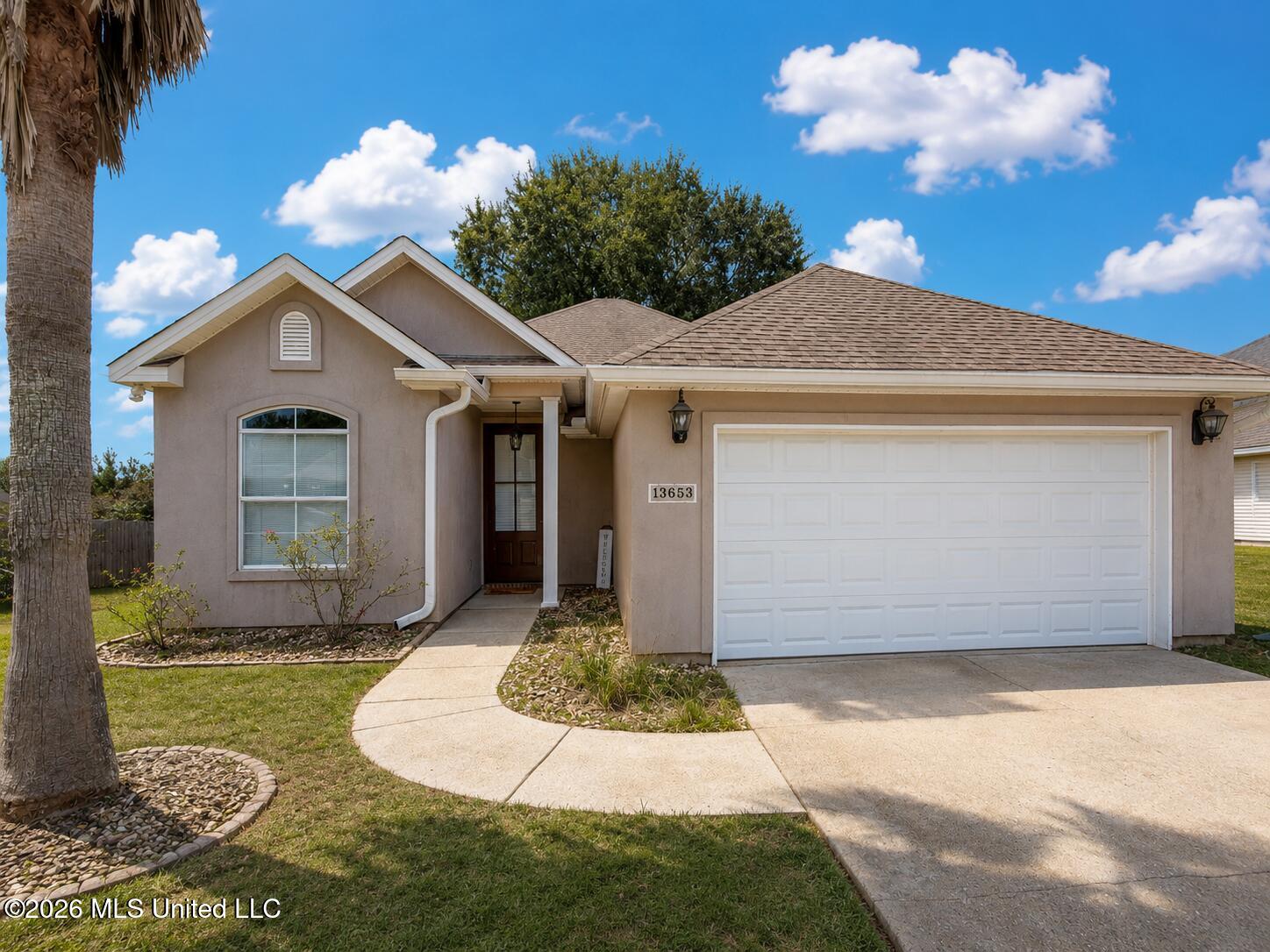 13653 Hidden Oaks Drive Property Photo 1