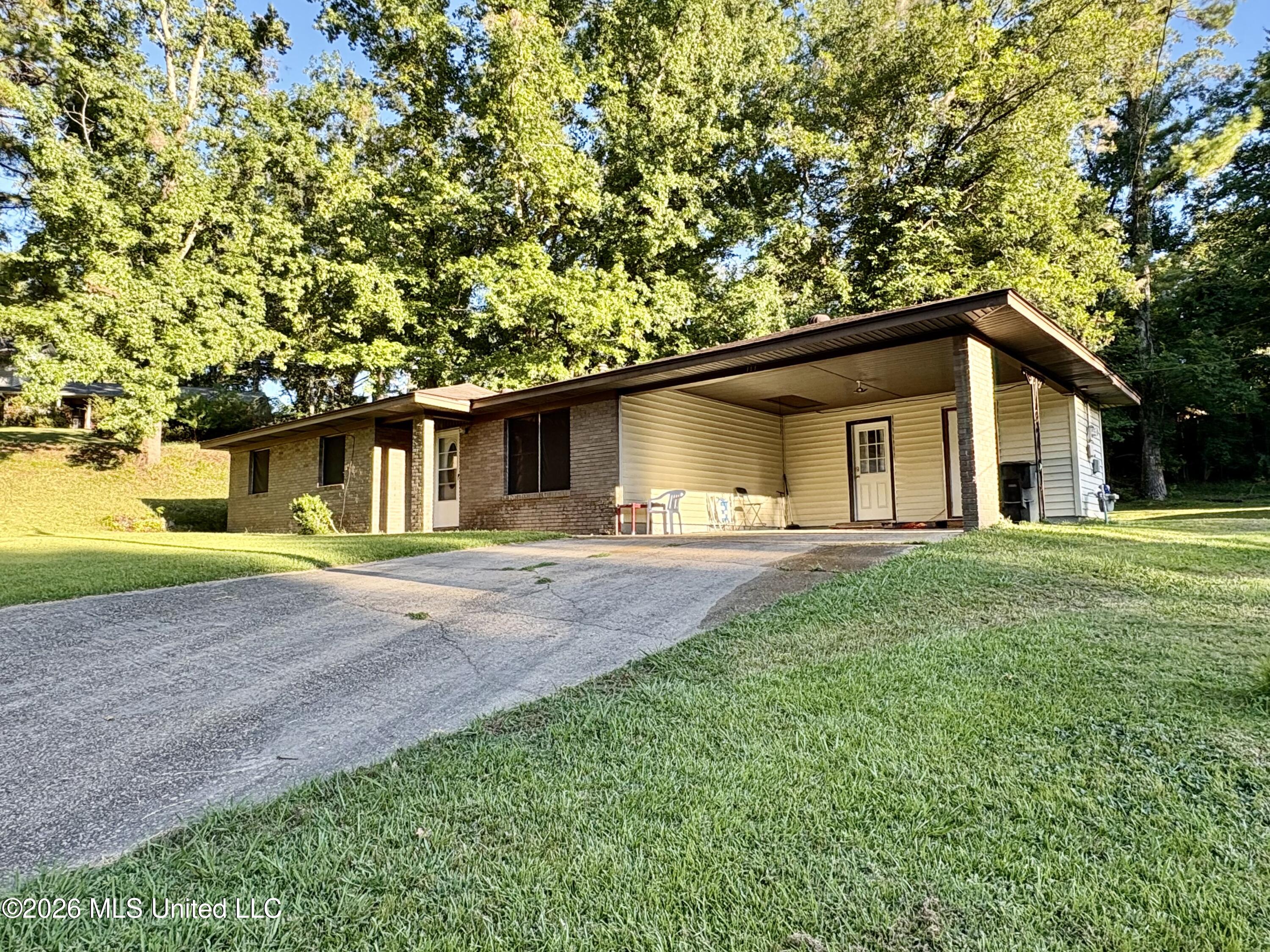 111 Moonmist Drive Property Photo 2
