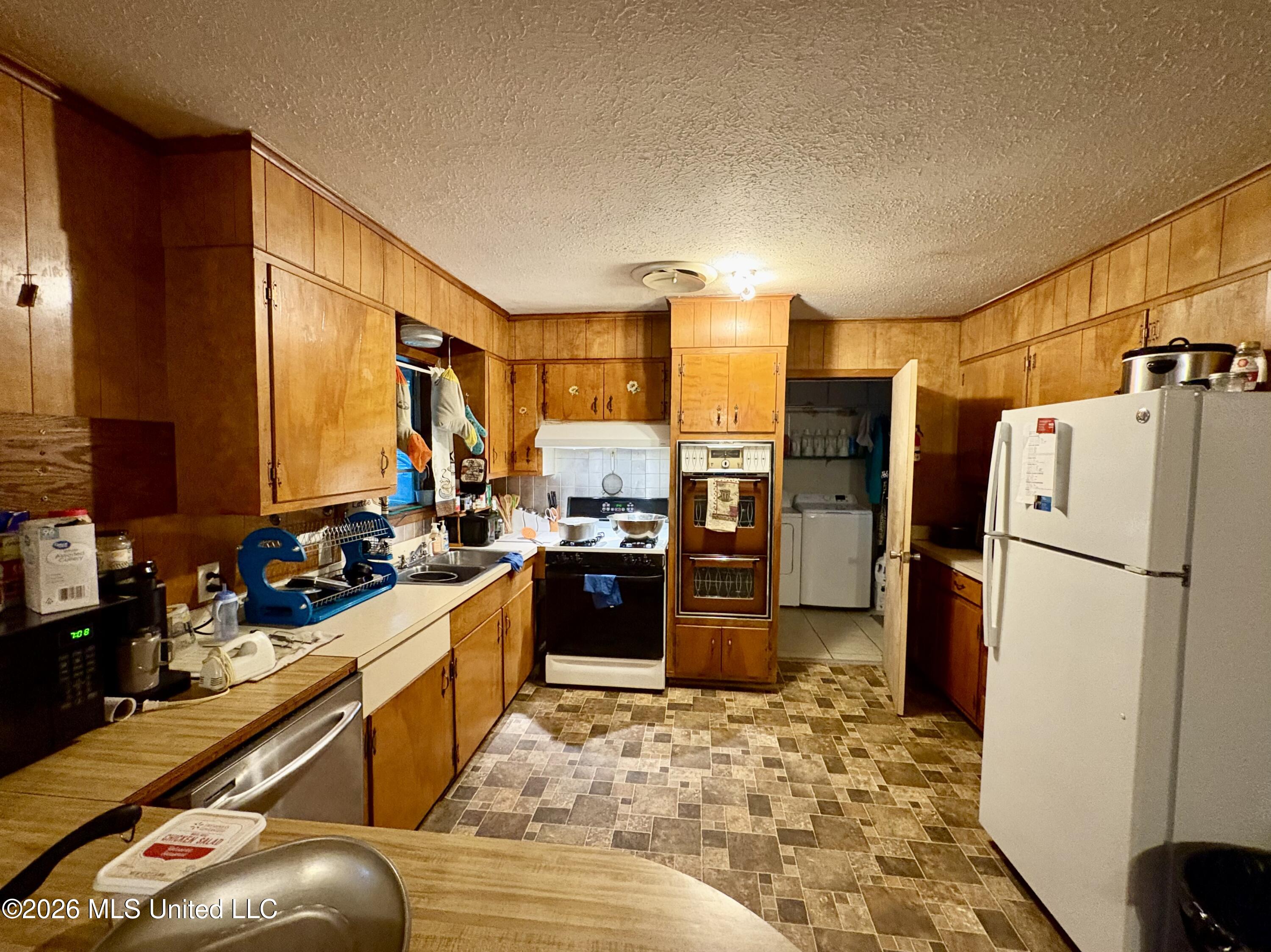 111 Moonmist Drive Property Photo 17