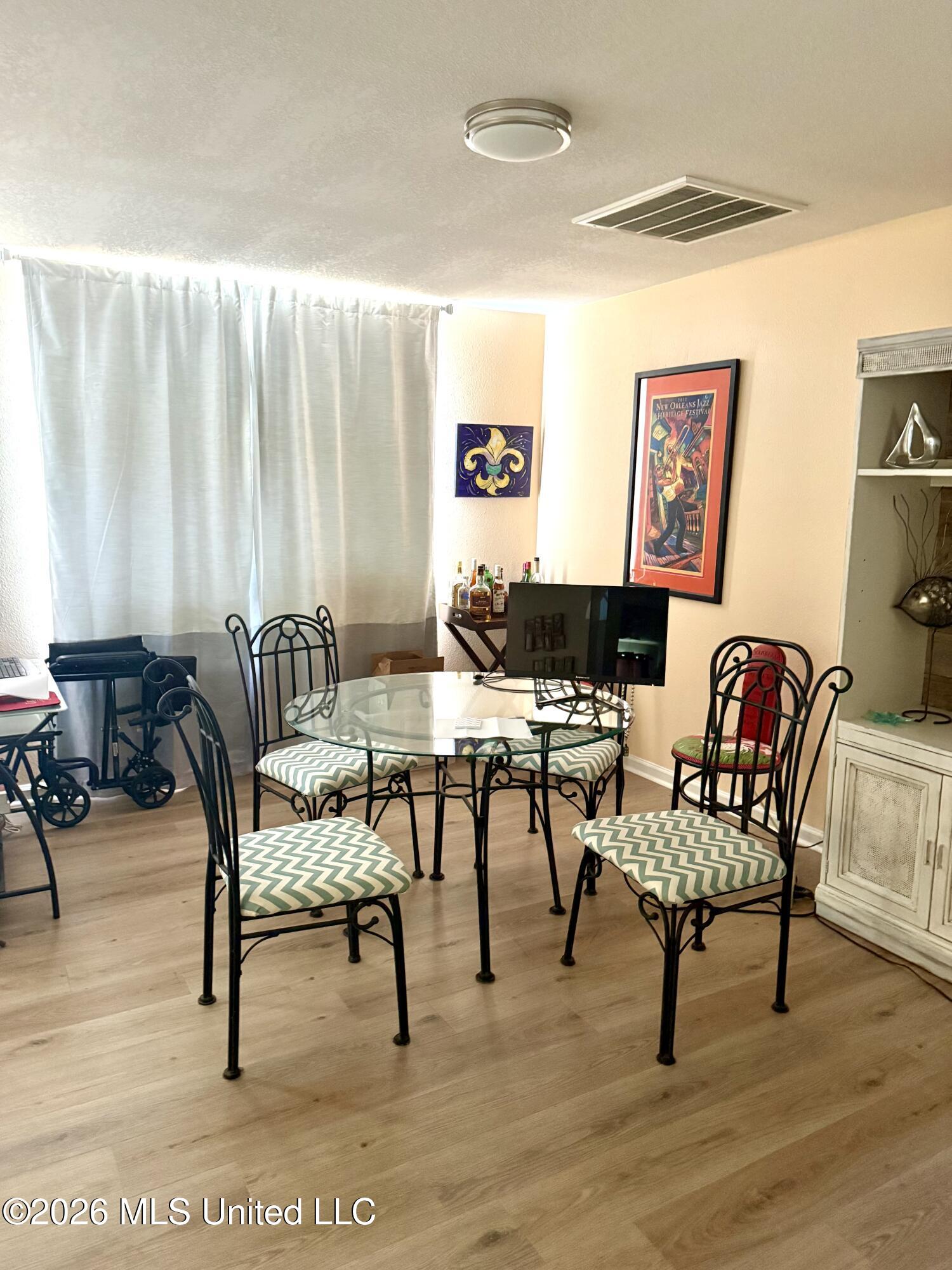 1912 21st Avenue Property Photo 3