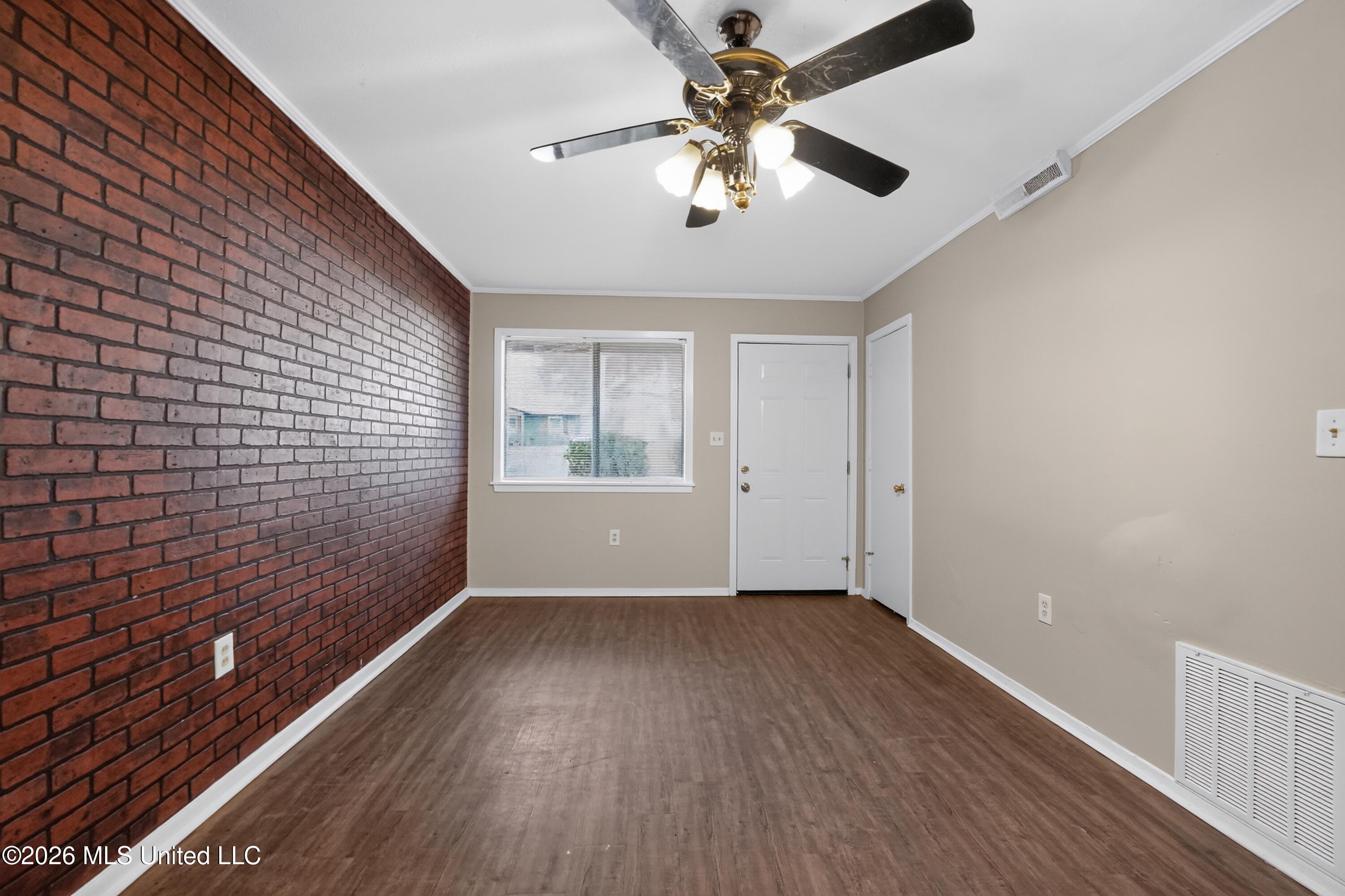438 Queen Julianna Lane Property Photo 6