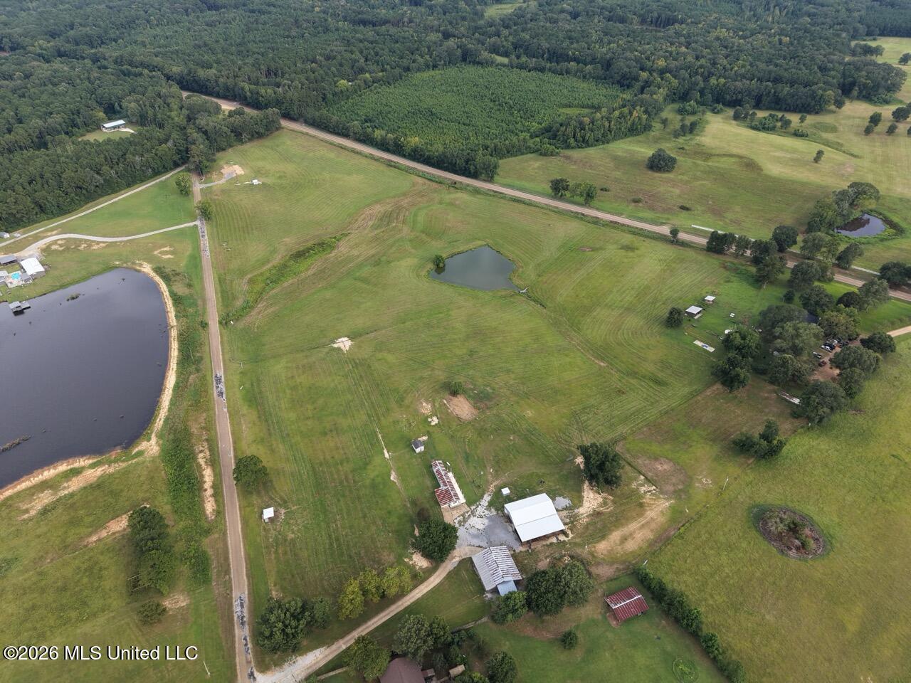 8007 Old Highway 24 Property Photo 2