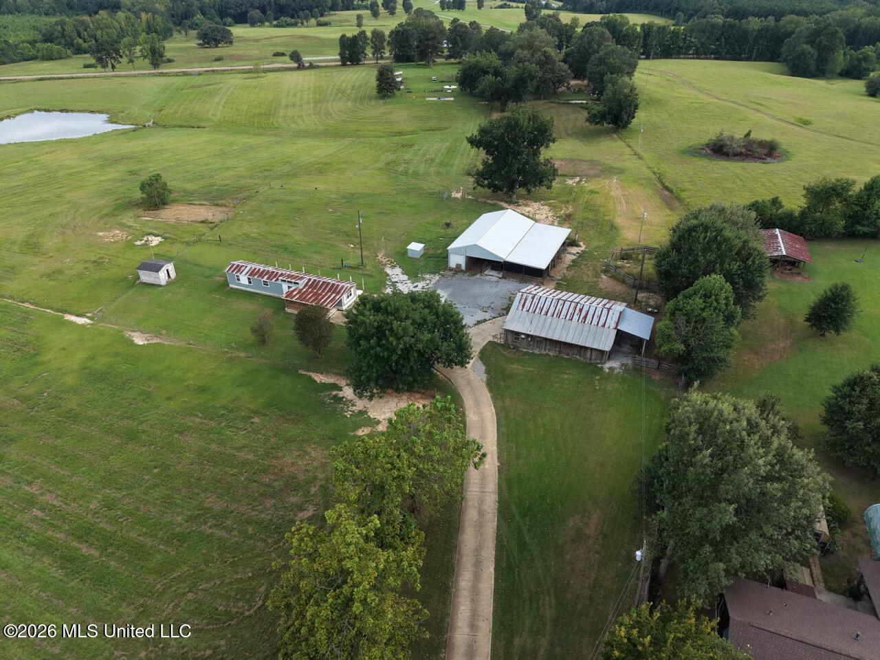 8007 Old Highway 24 Property Photo 3