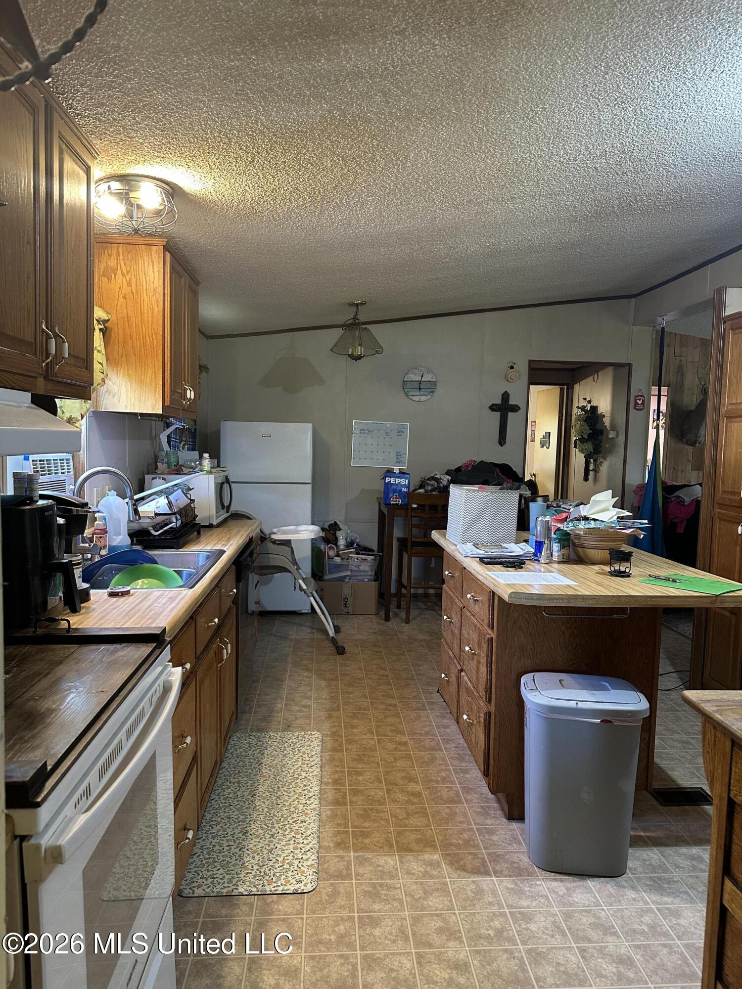 426 Gordon Road Property Photo 6