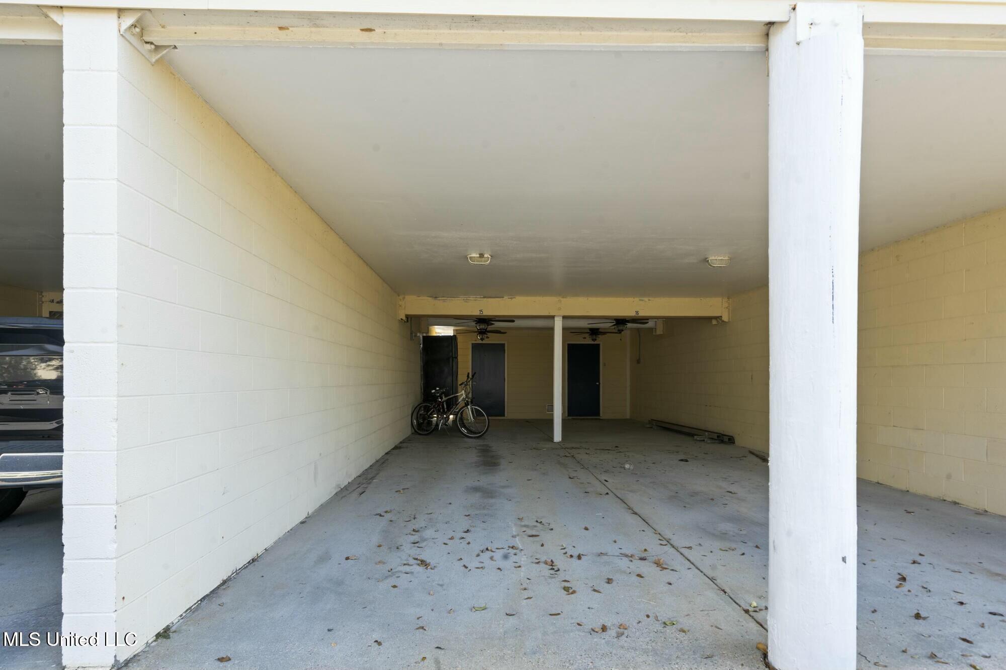 2421 Beachview Drive Property Photo 21