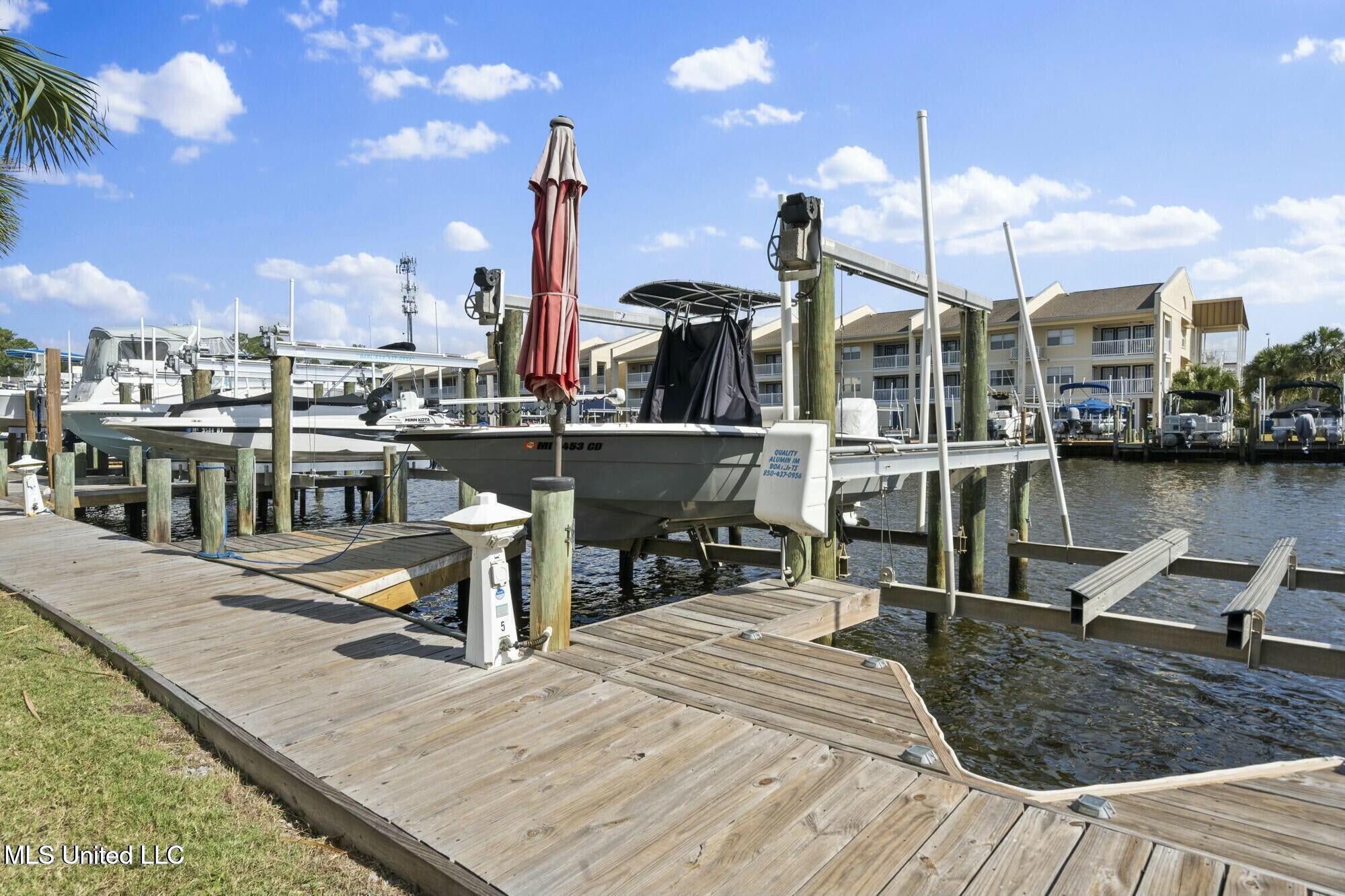 2421 Beachview Drive Property Photo 23
