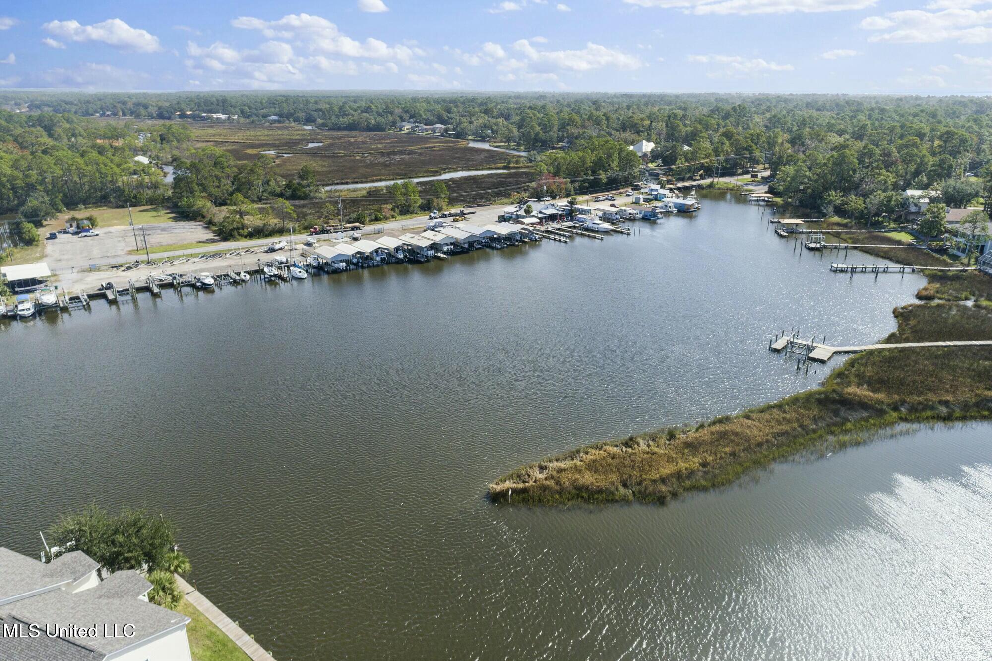 2421 Beachview Drive Property Photo 27
