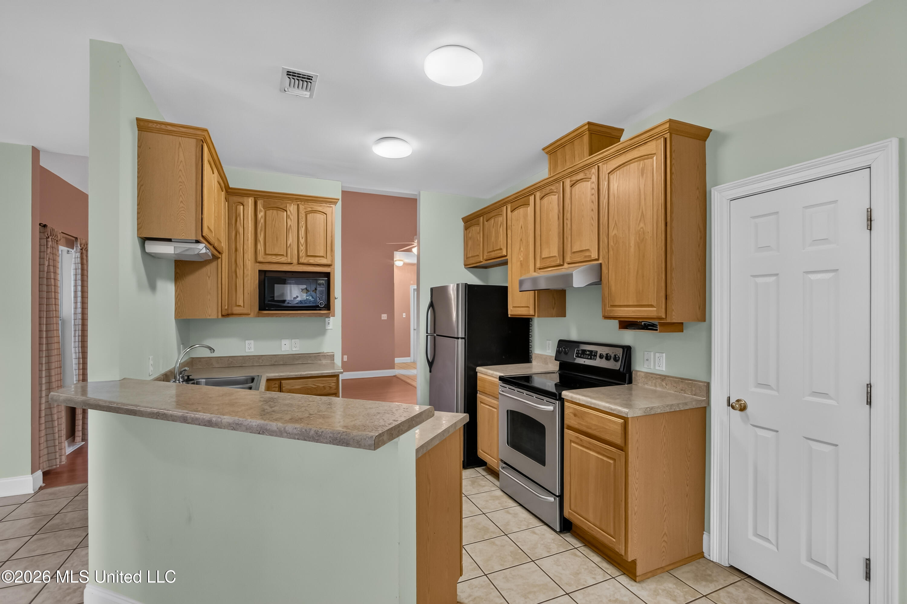 846 Kipona Court Property Photo 6