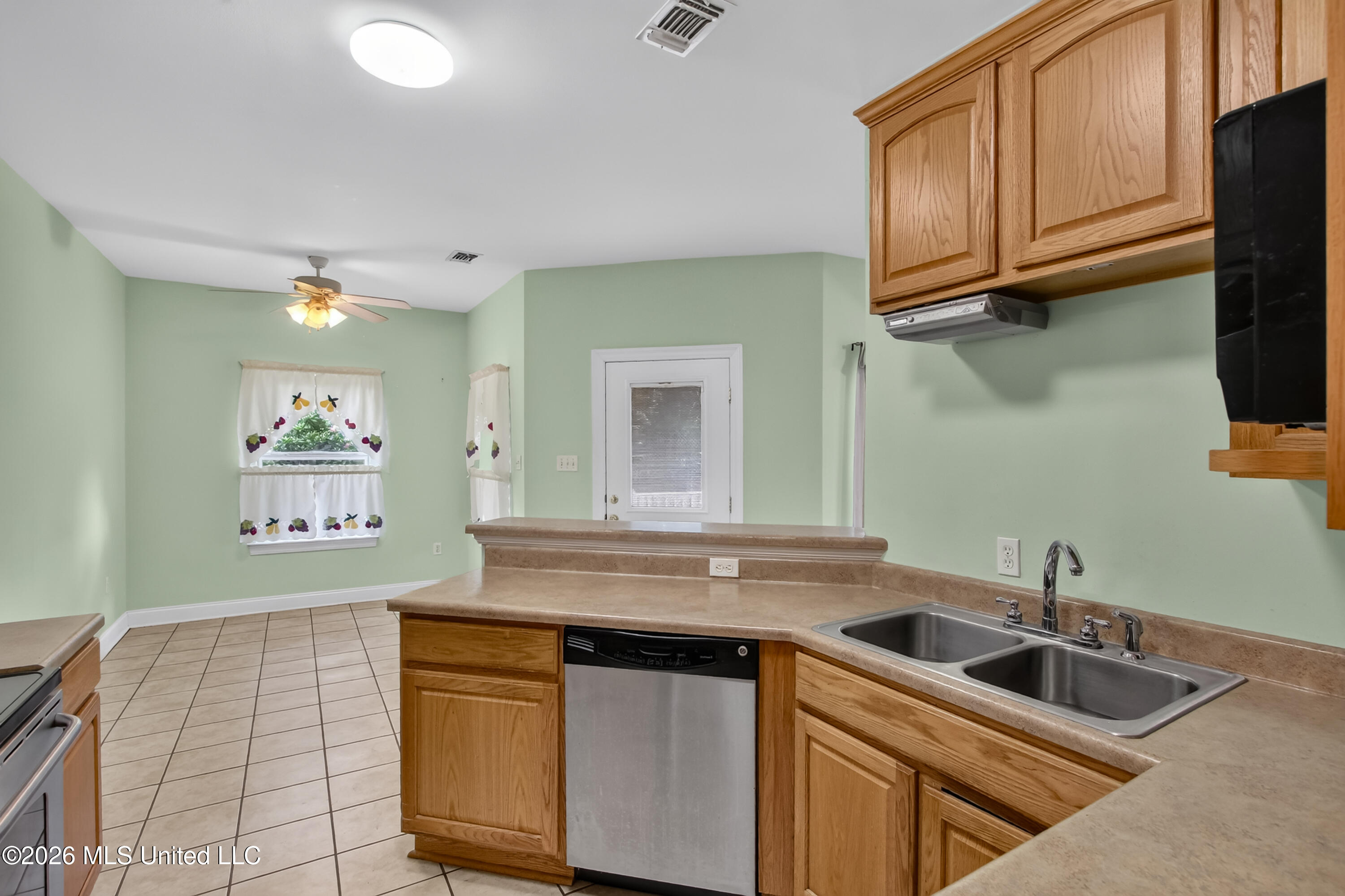 846 Kipona Court Property Photo 10