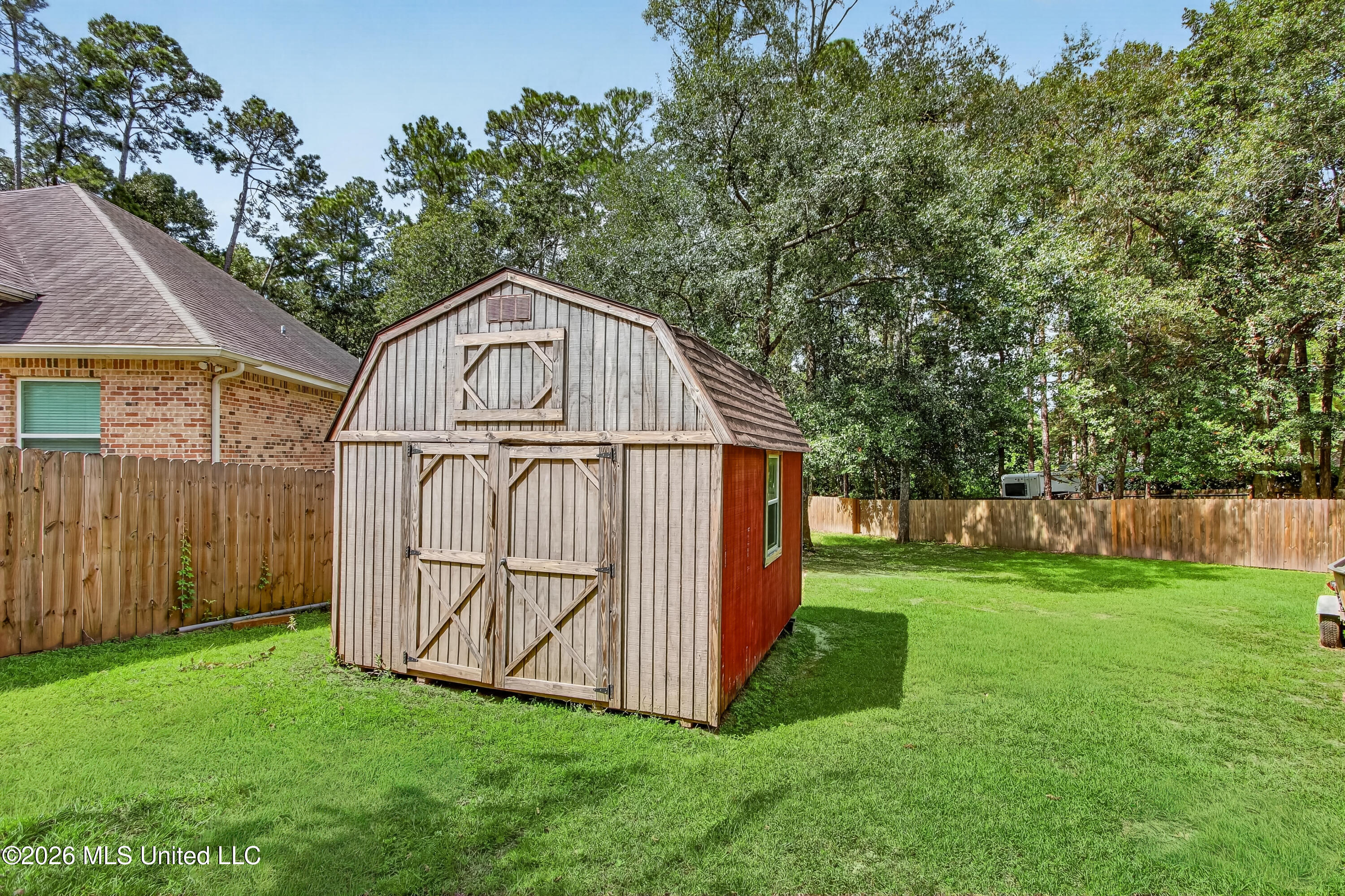 846 Kipona Court Property Photo 32