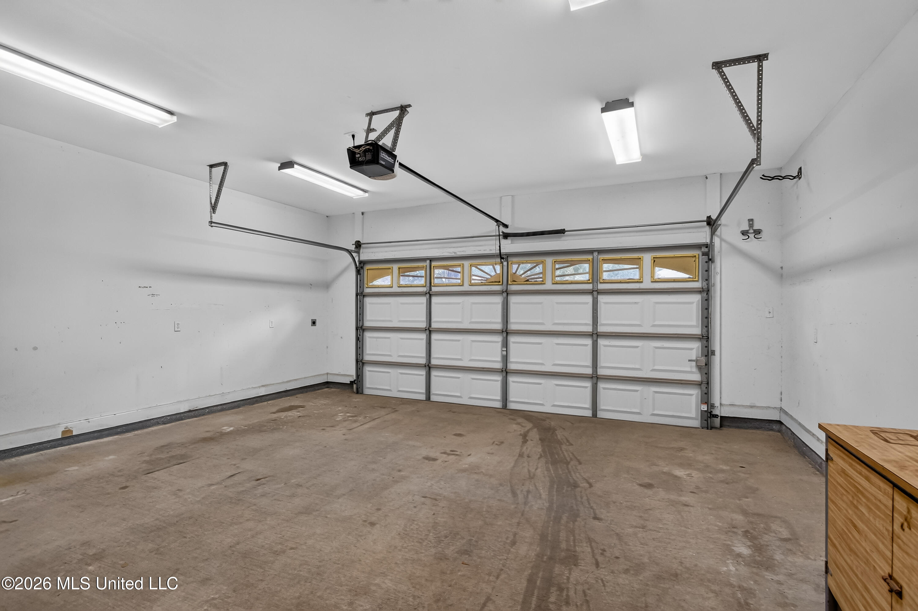 846 Kipona Court Property Photo 46
