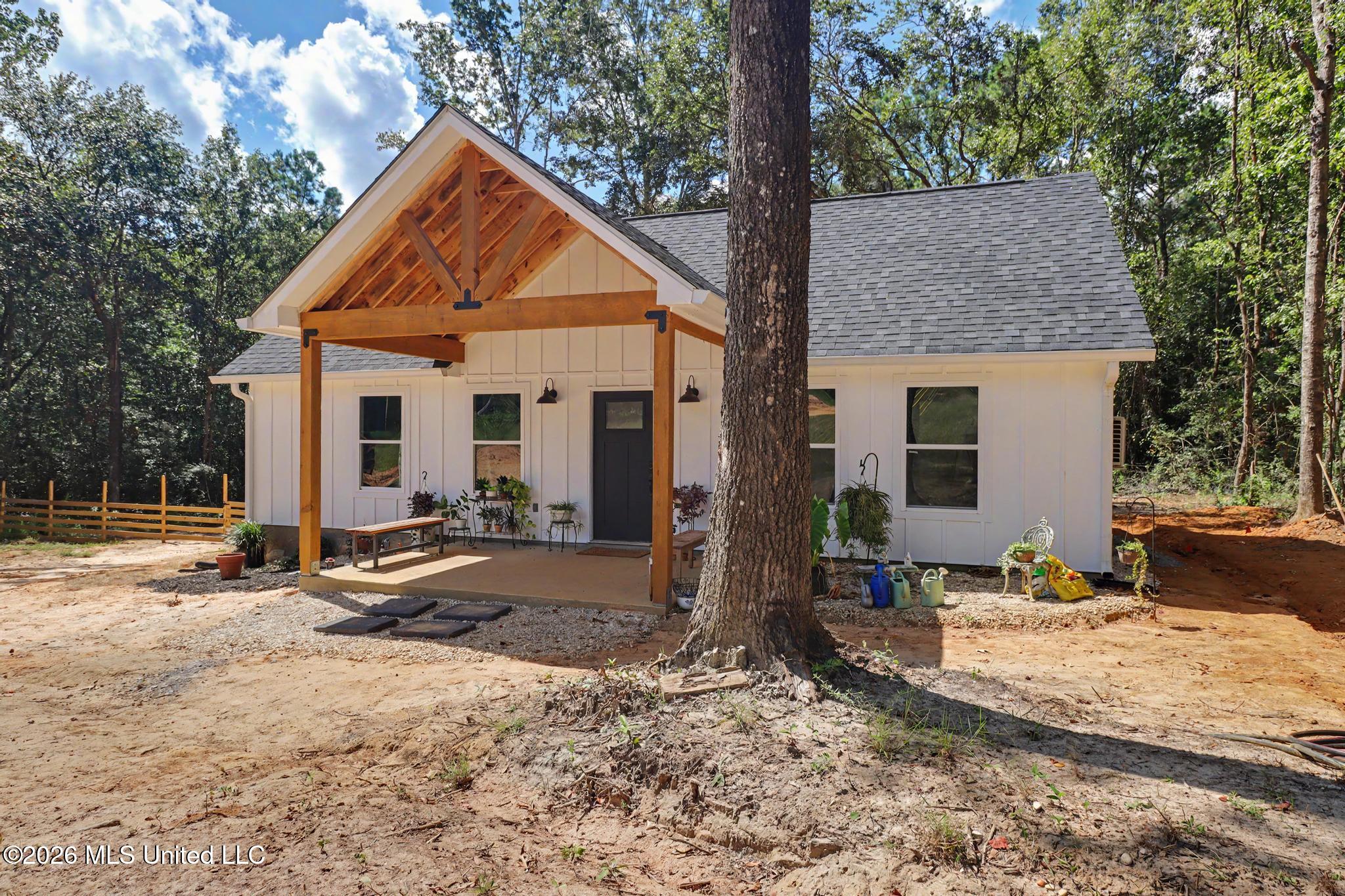 2455 Montcliff Drive Property Photo 2