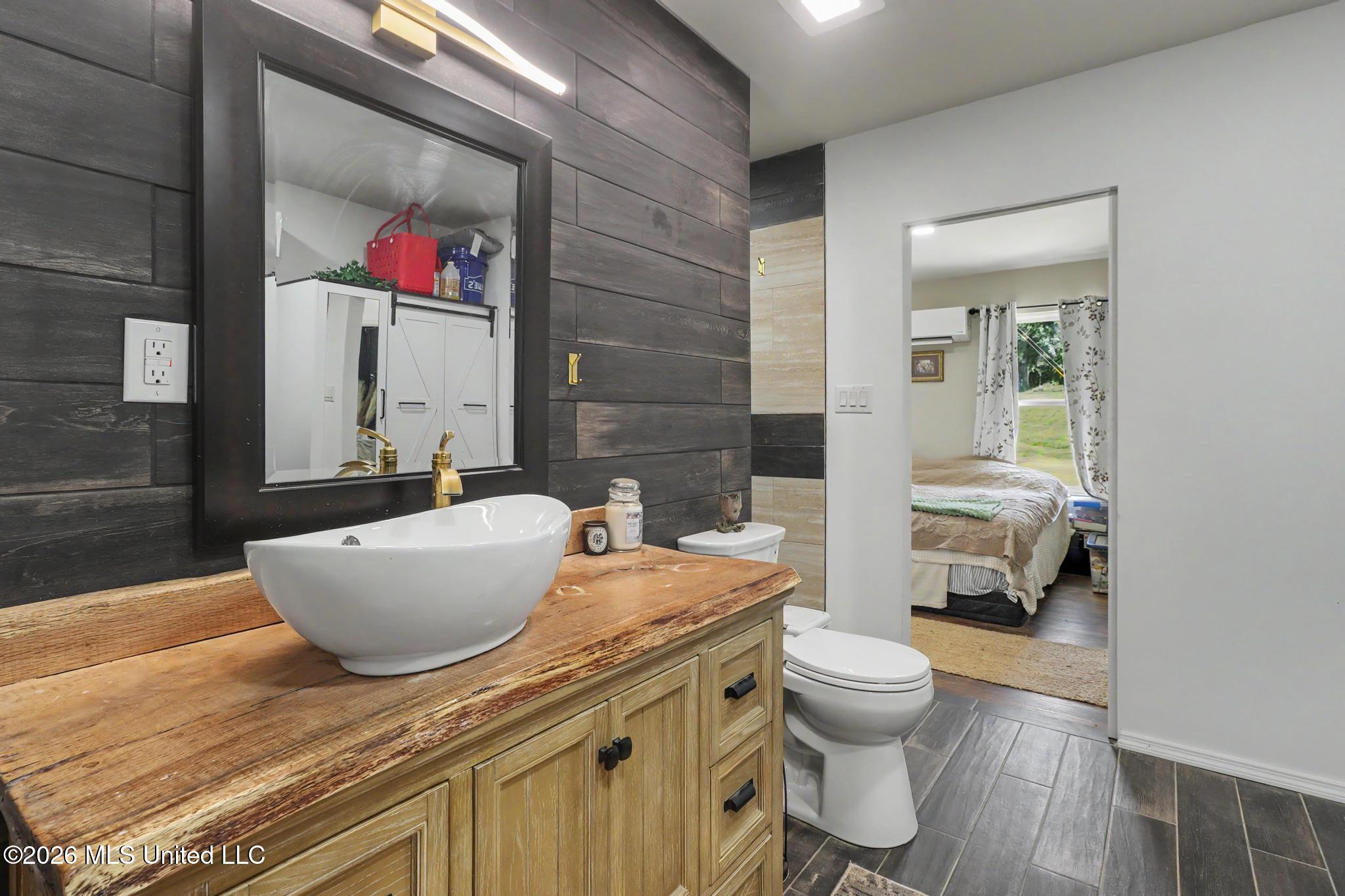 2455 Montcliff Drive Property Photo 11