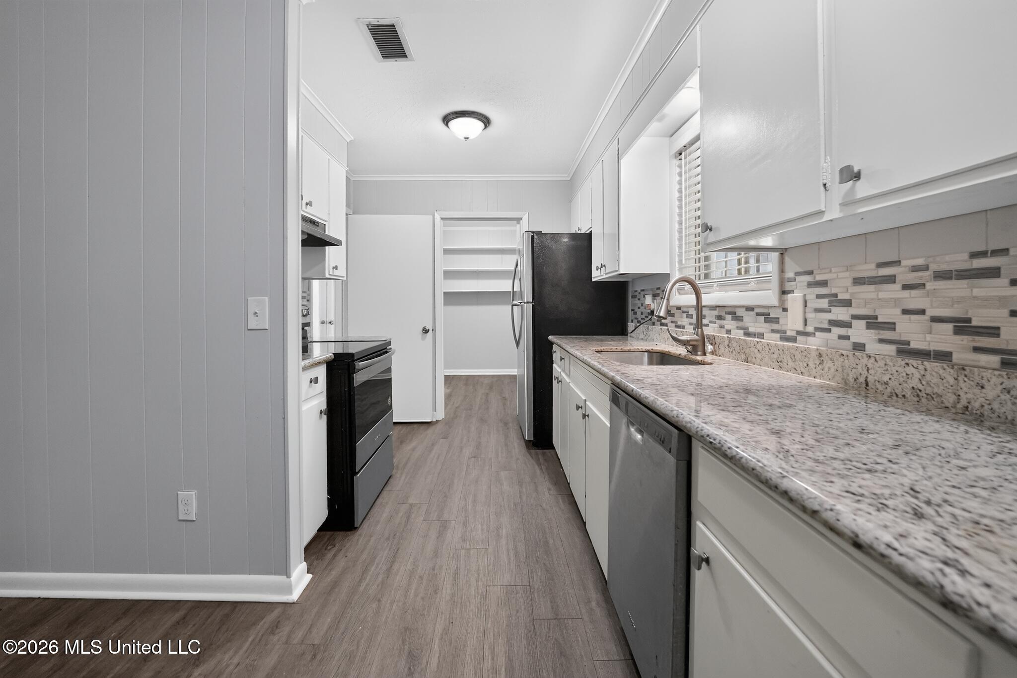 5305 Keele Street Property Photo 8