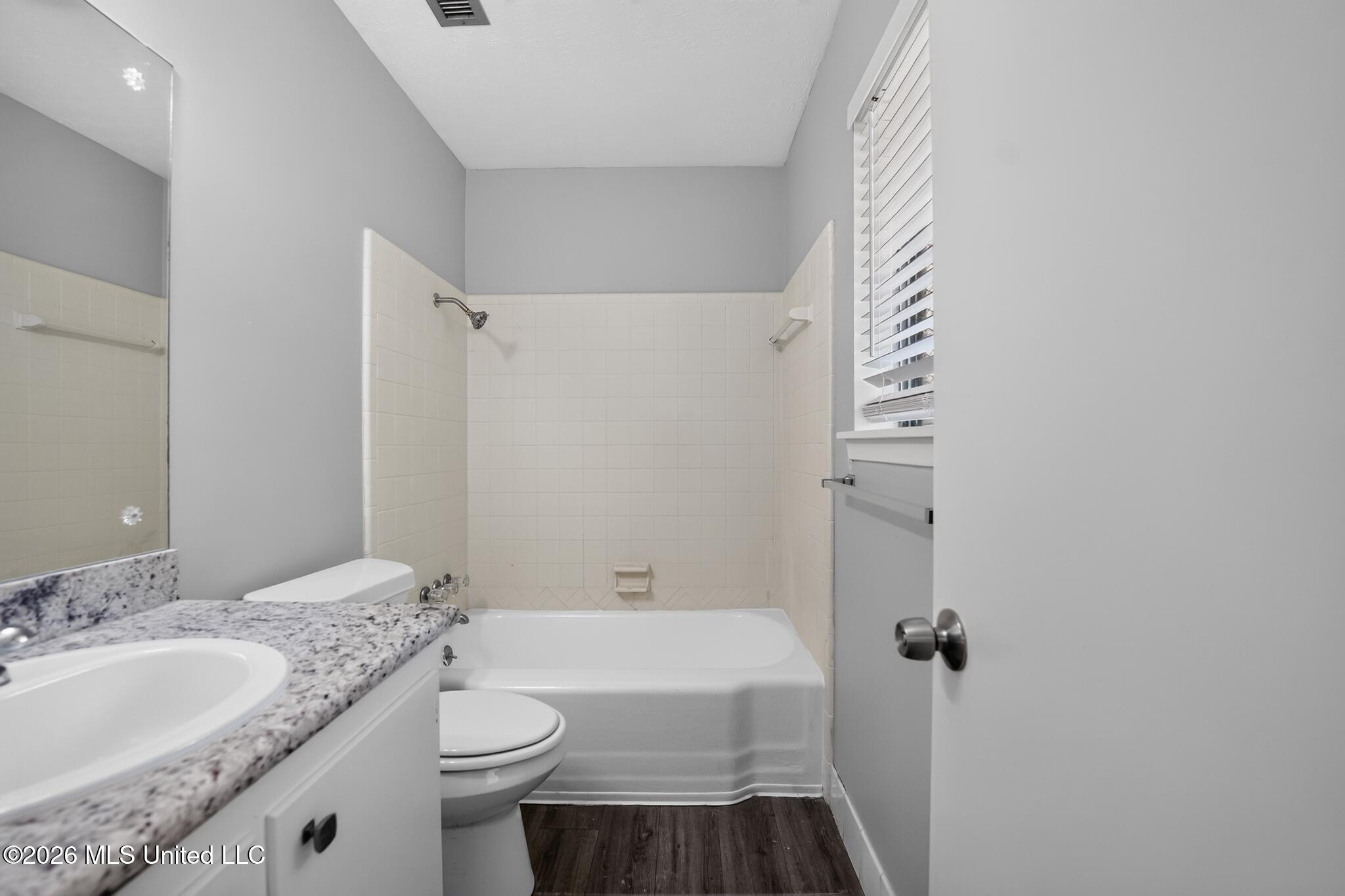 5305 Keele Street Property Photo 18