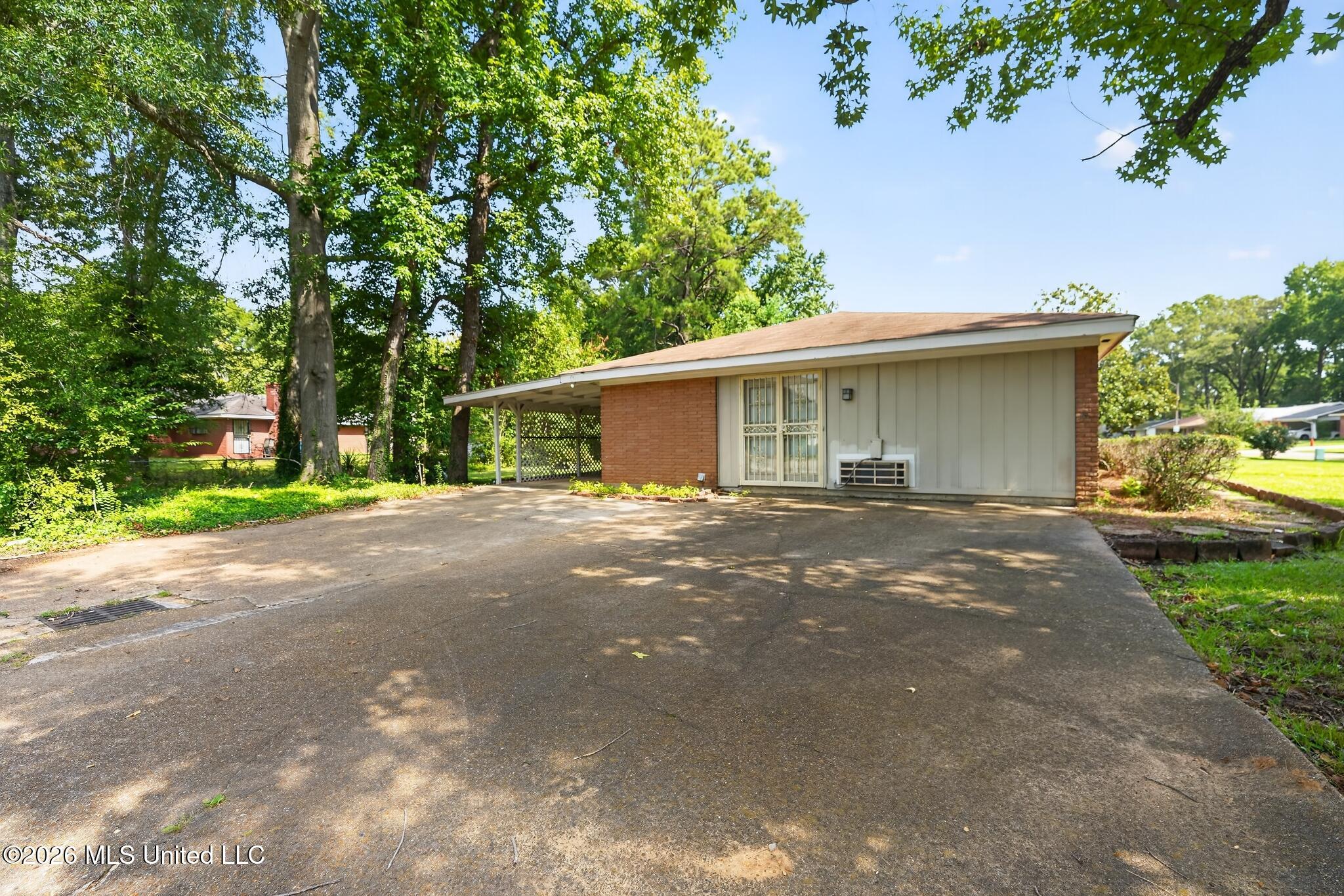 5305 Keele Street Property Photo 20