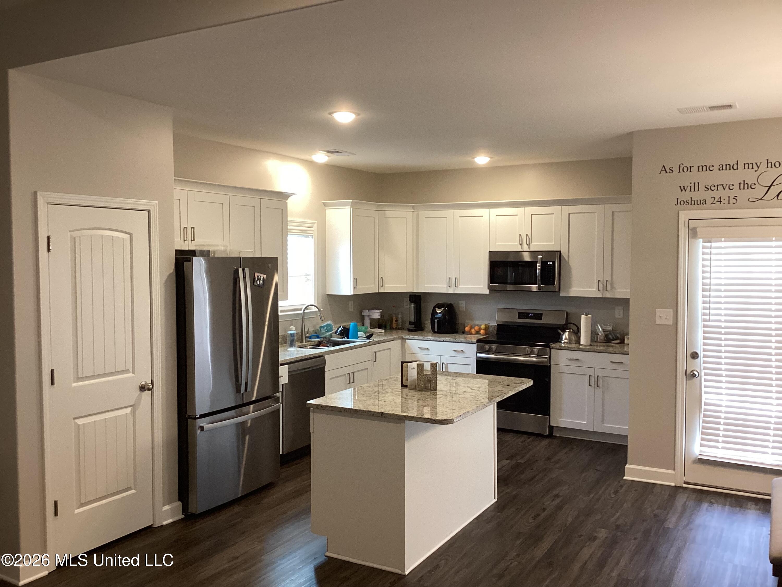5727 Tucker Landing Property Photo 6