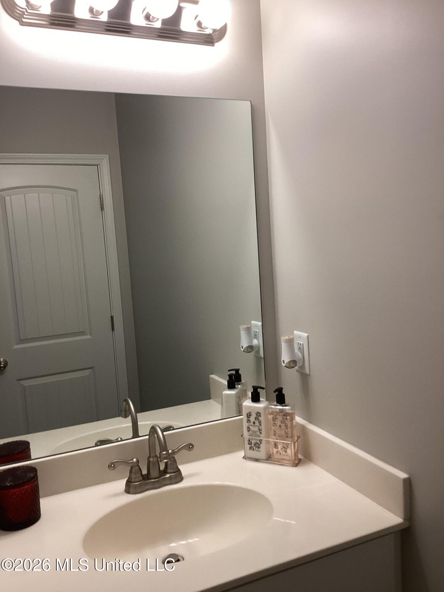 5727 Tucker Landing Property Photo 9