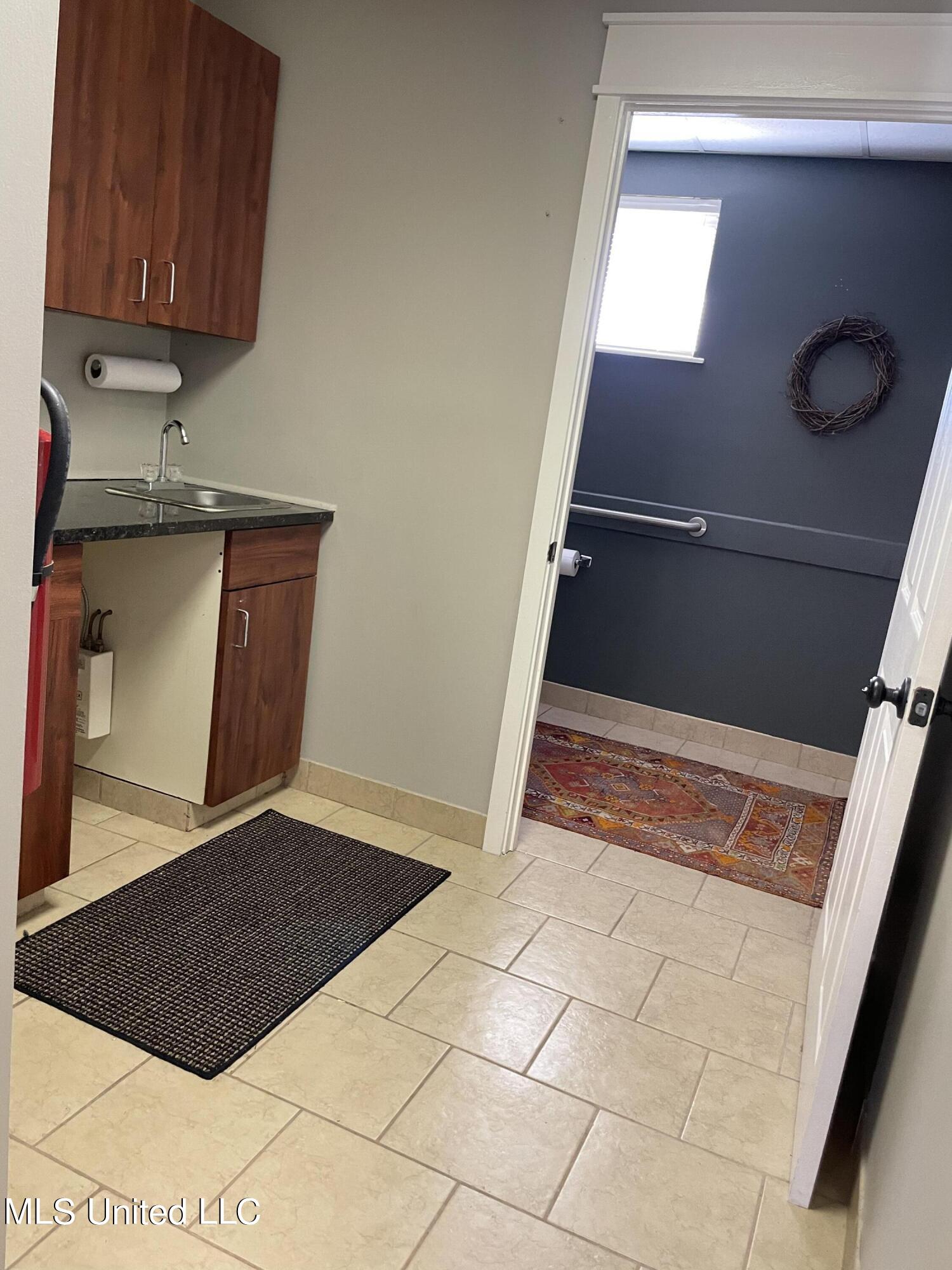1607 24th Avenue Property Photo 2