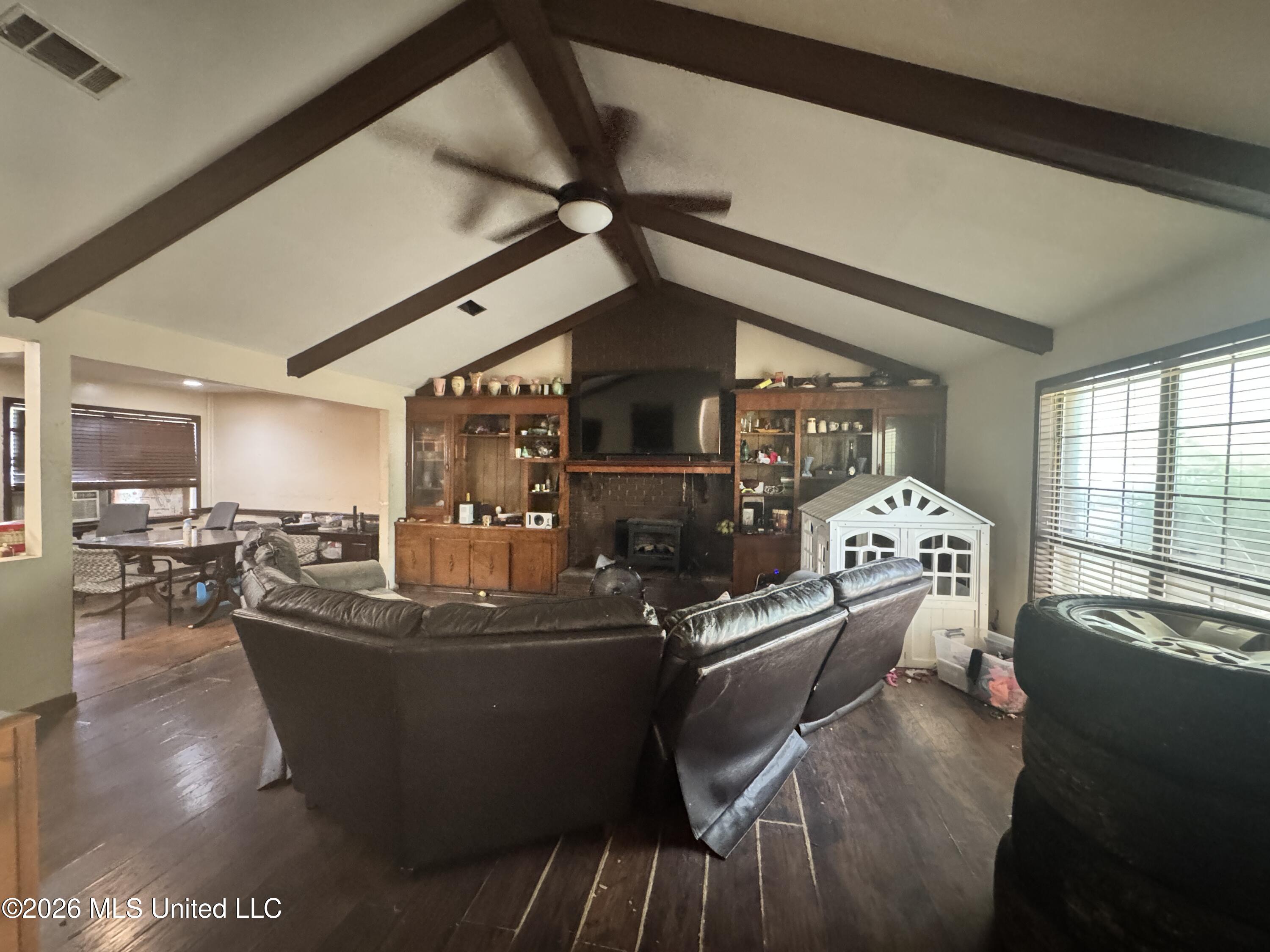 3918 Forest Lake Drive Property Photo 4