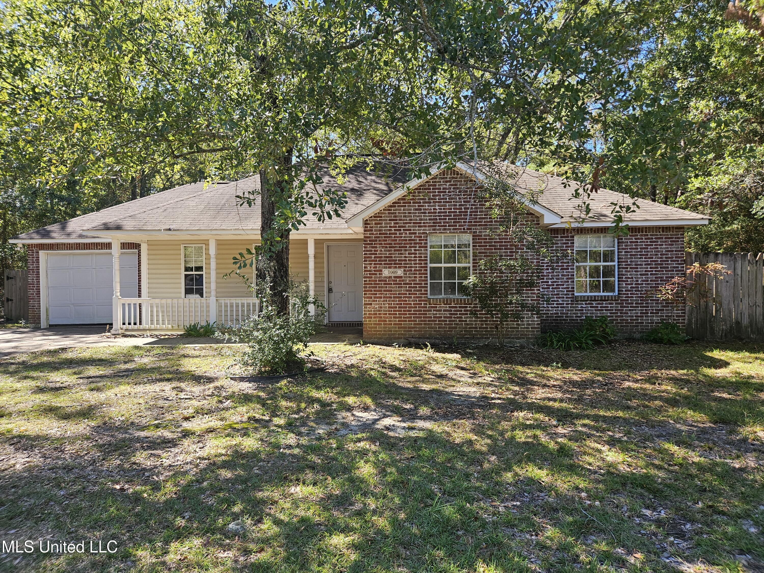 1009 Magnolia Street Property Photo 1