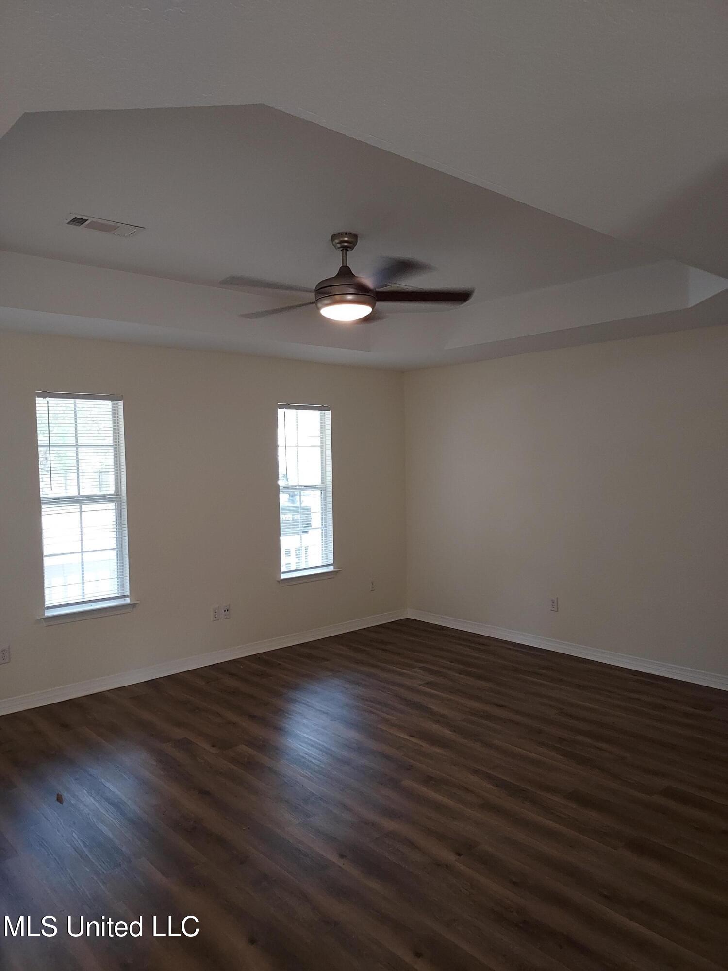 1009 Magnolia Street Property Photo 4