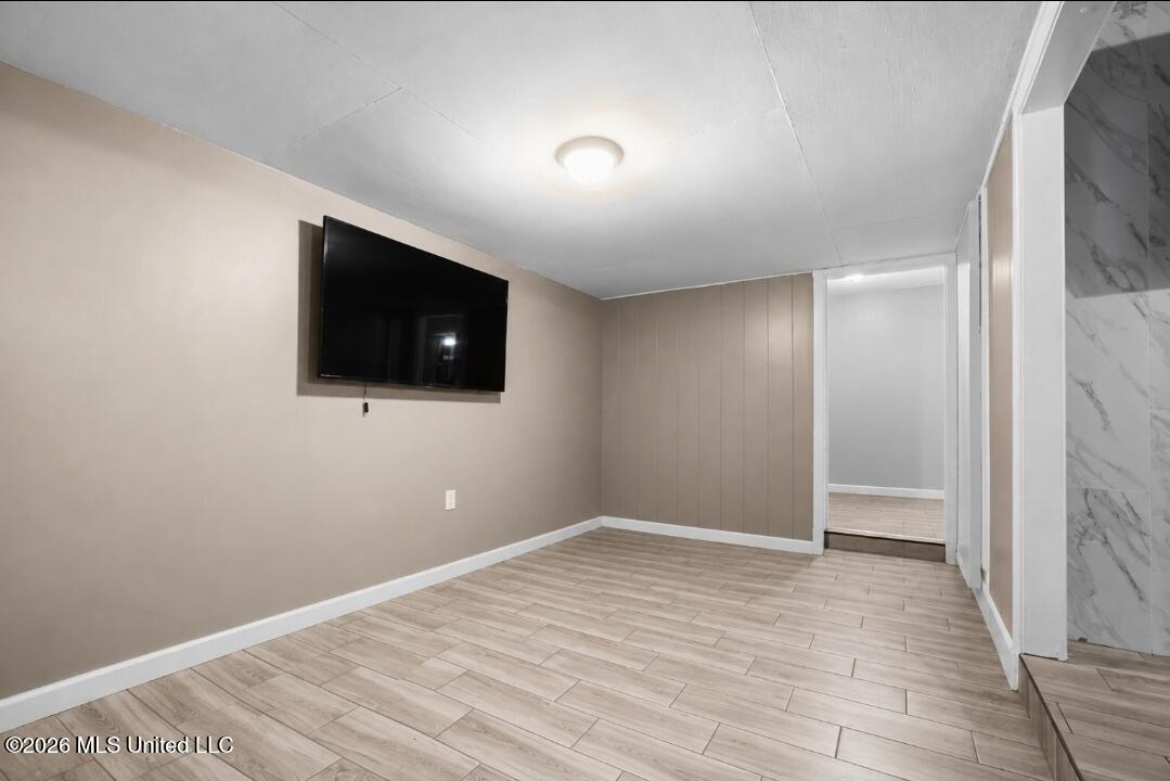 3160 Forest Glen Drive Property Photo 5