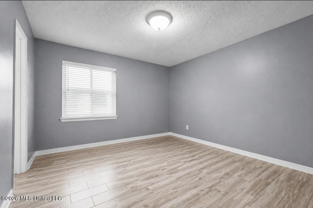 3160 Forest Glen Drive Property Photo 10