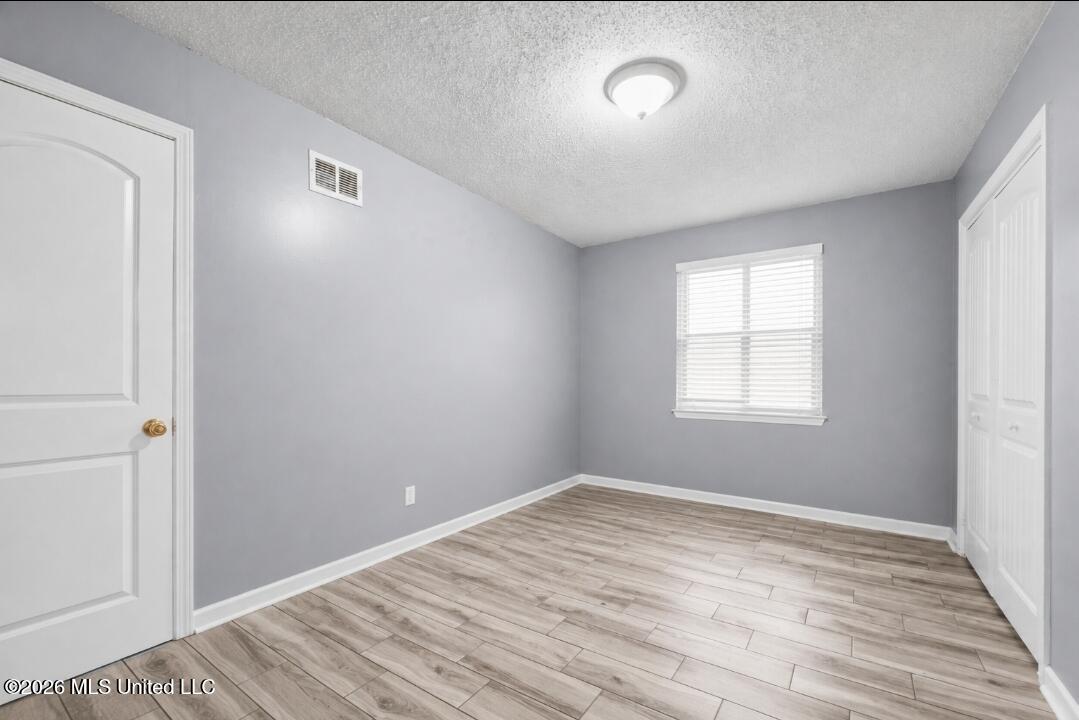 3160 Forest Glen Drive Property Photo 11
