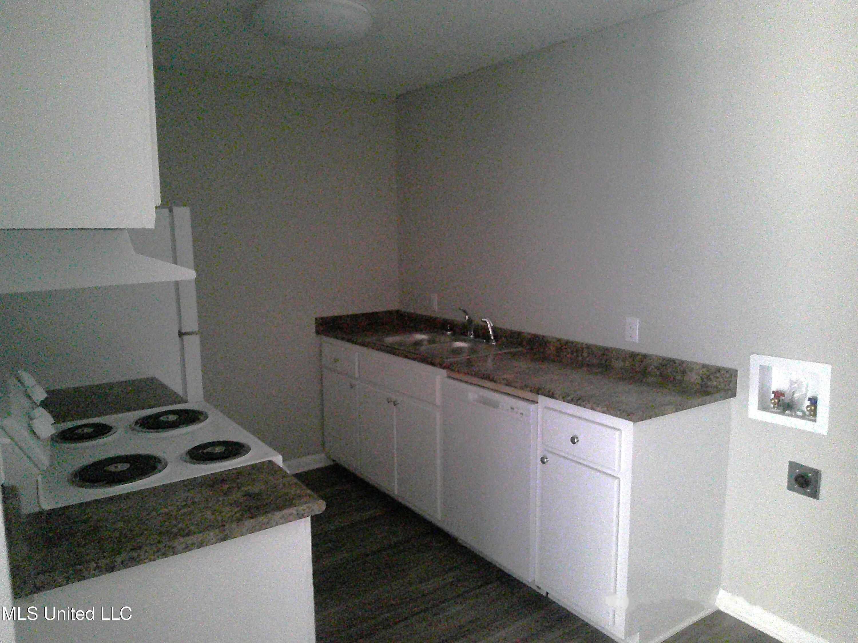 433 Meadowlark Drive Property Photo 5