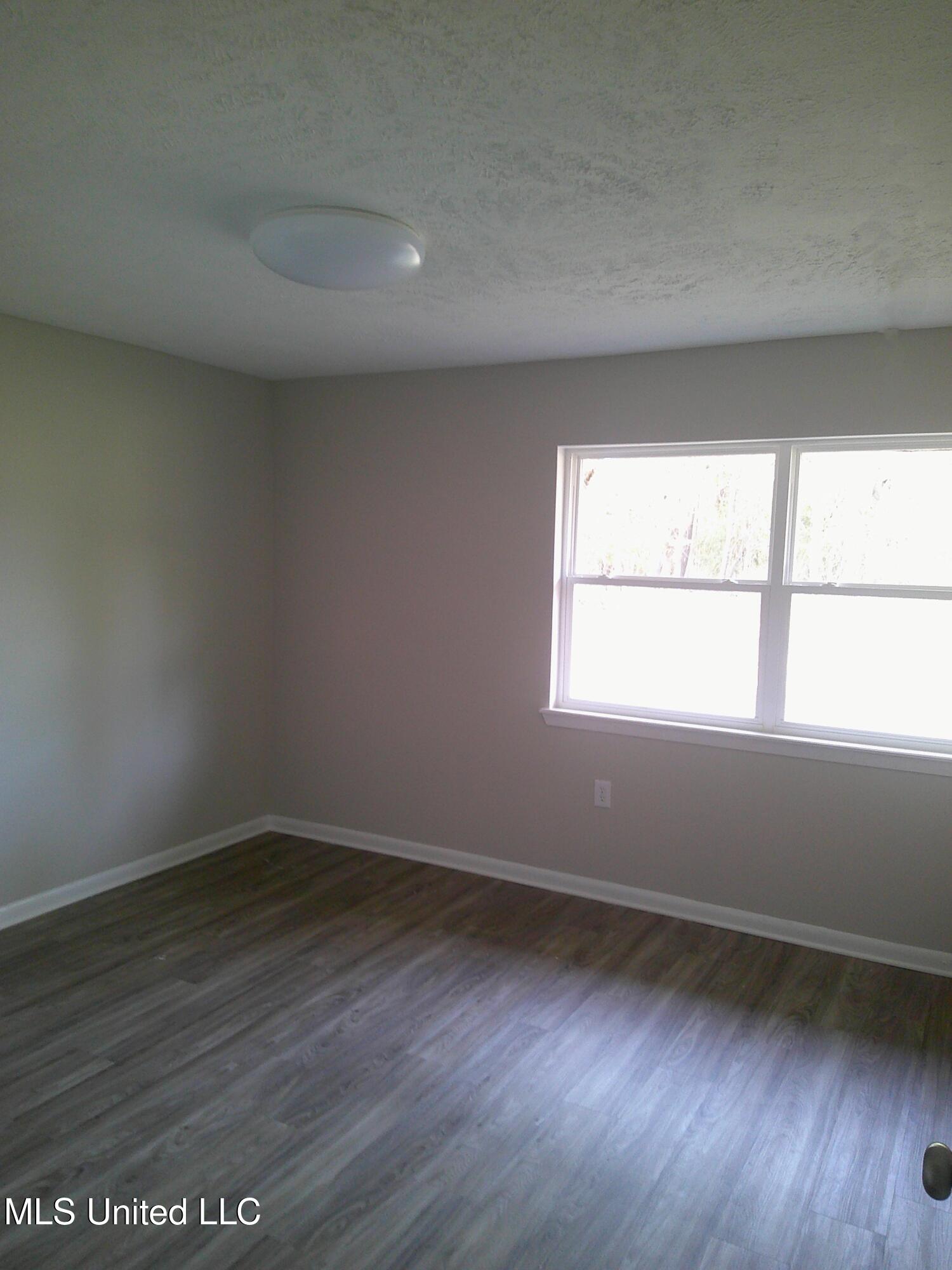 433 Meadowlark Drive Property Photo 7