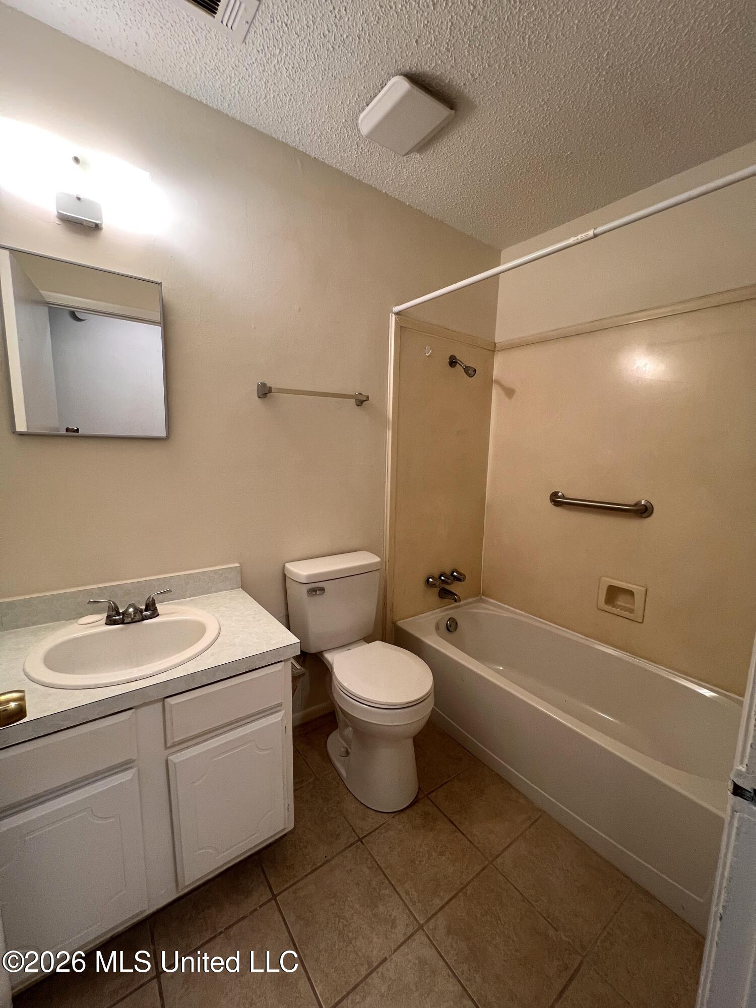 10 Pembrook Circle Property Photo 10