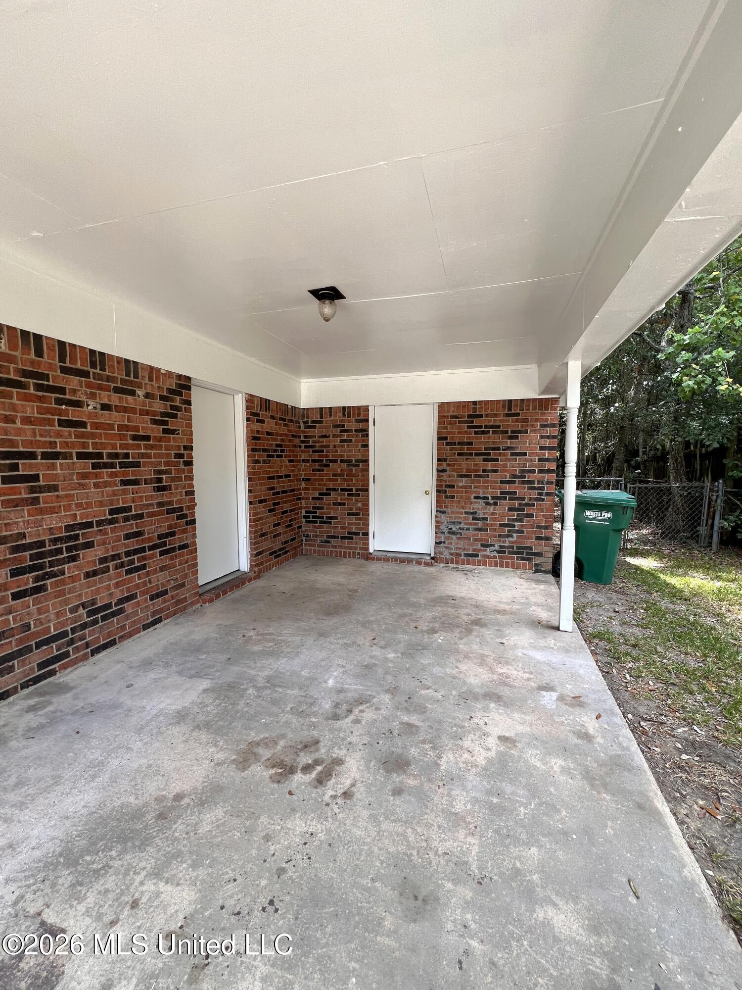 10 Pembrook Circle Property Photo 16