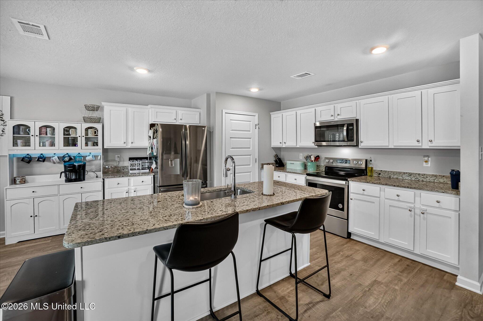 15266 Cypress Way Property Photo 8