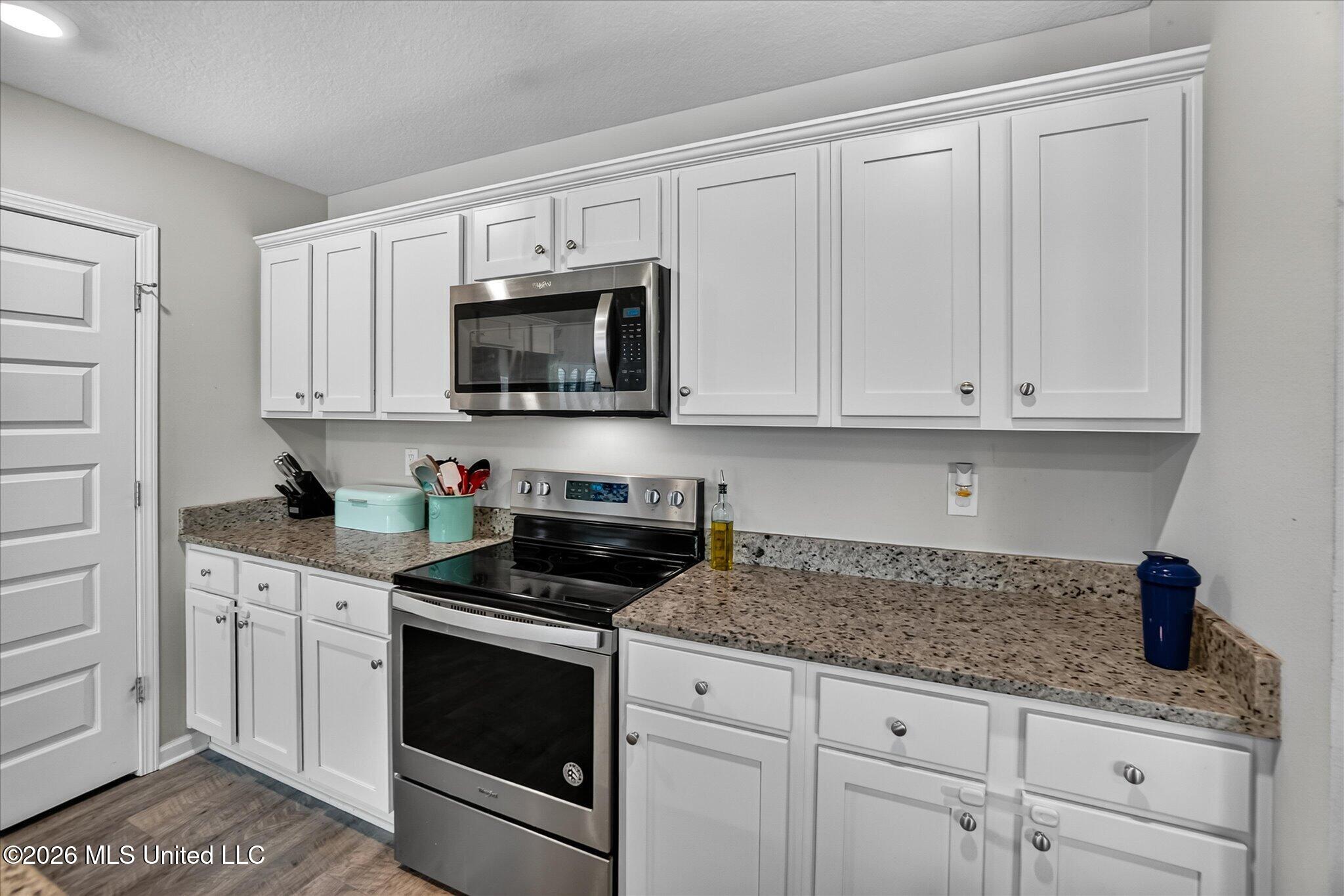 15266 Cypress Way Property Photo 9