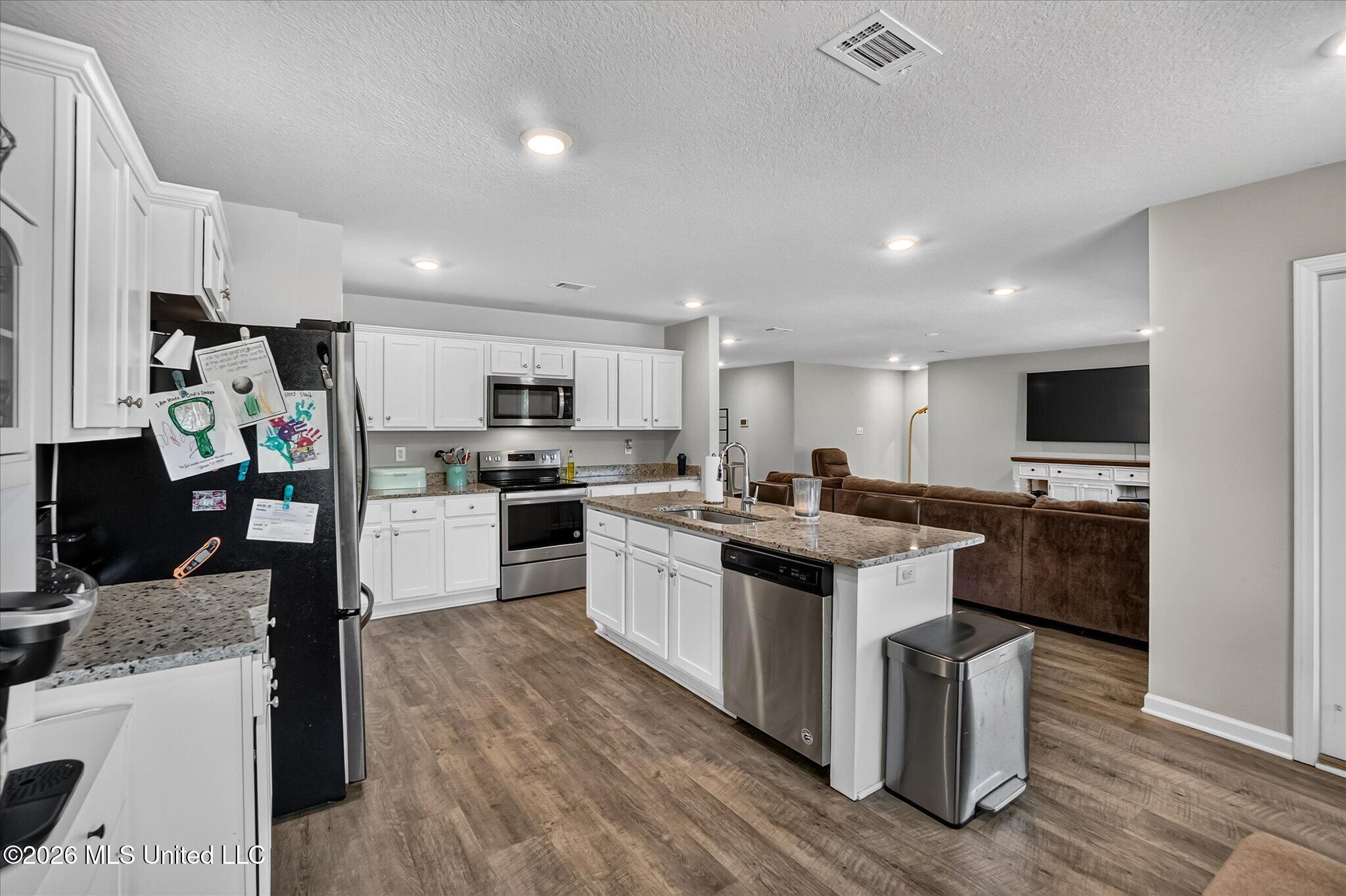 15266 Cypress Way Property Photo 10